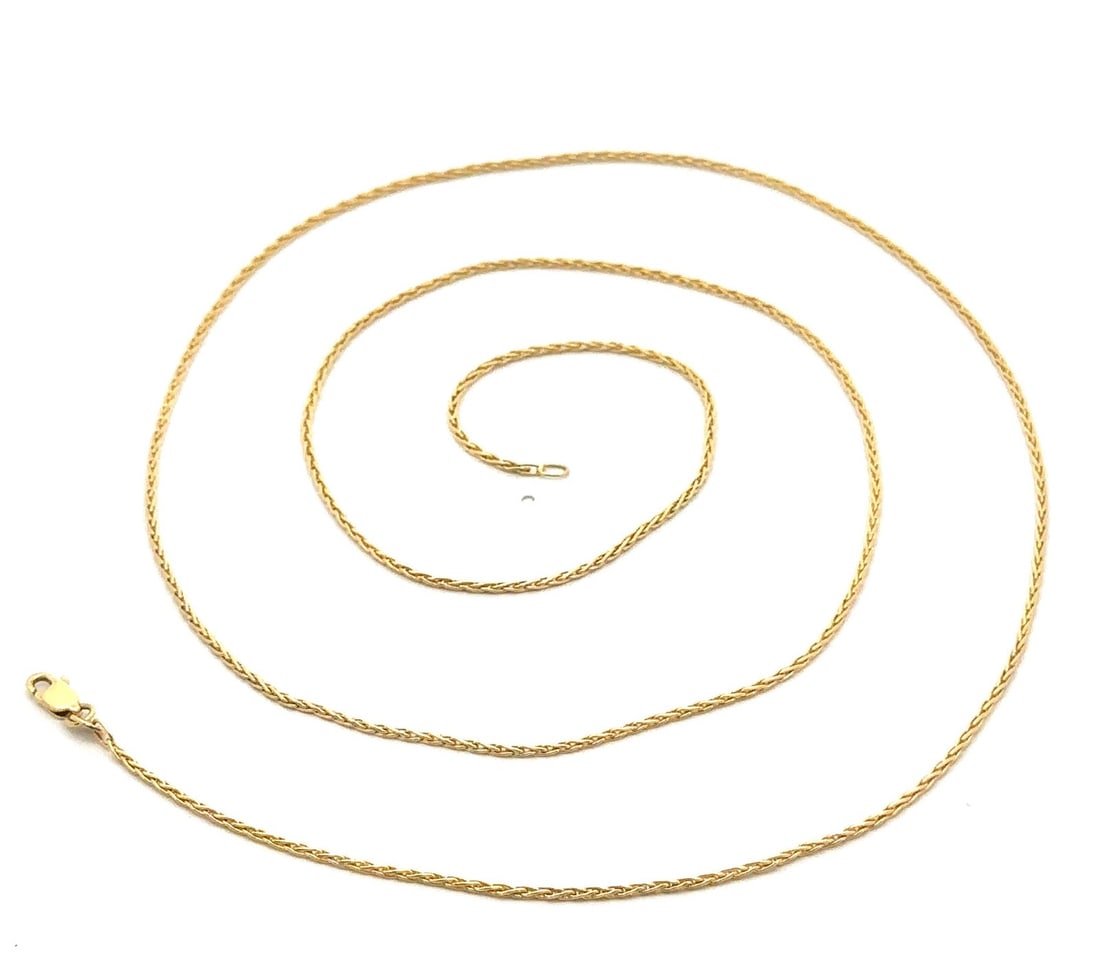 1.25mm Wheat Chain Necklace in 14k Yellow Gold 30 Inch Vintage Unbranded: 1.25mm Wheat Chain Necklace in 14k Yellow Gold 30 Inch Vintage Unbranded This vintage necklace features a 1.25mm wheat link chain crafted from solid 14k yellow gold. Measuring 30 inches in length, it 