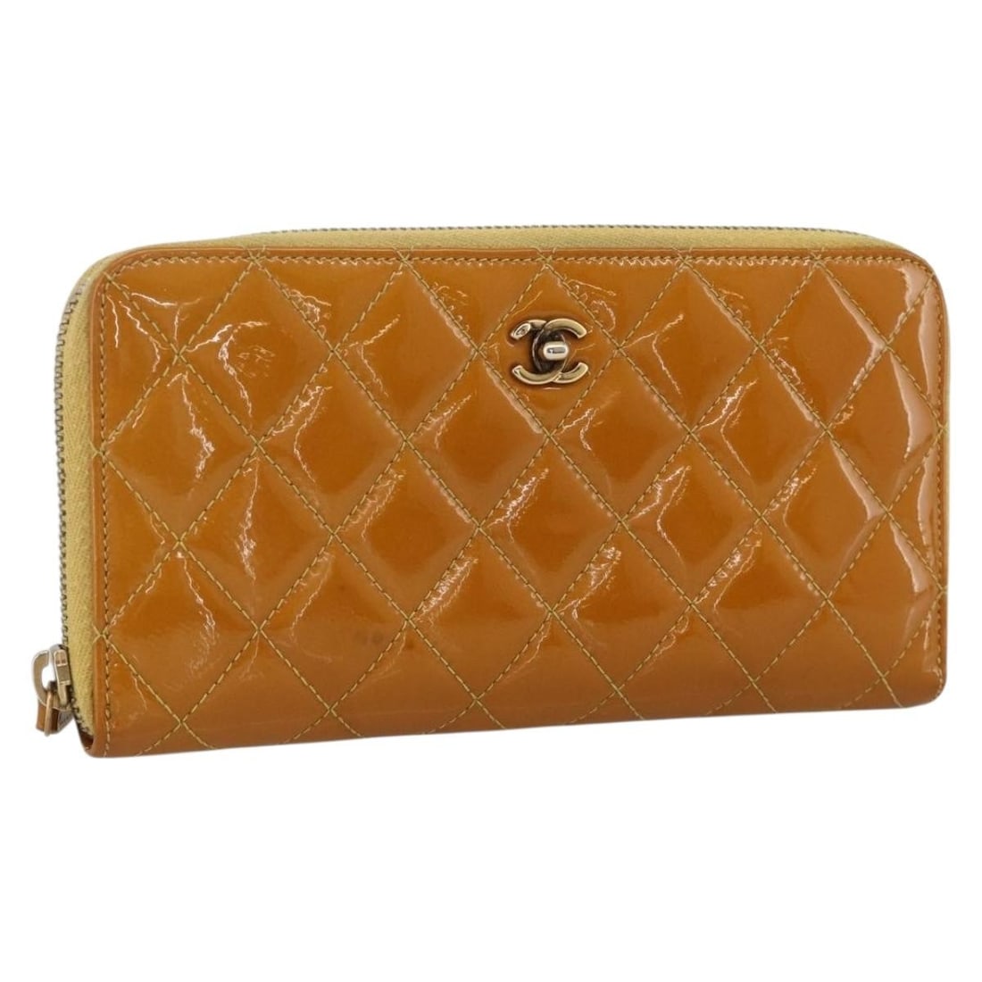 Chanel Matelasse Patent Leather Long Wallet Gold Yellow CC Italy: Chanel Matelasse Patent Leather Long Wallet Gold Yellow CC Italy This CHANEL Matelasse long wallet features gold and yellow patent leather with the signature CC logo. Designed for women, it offers a s