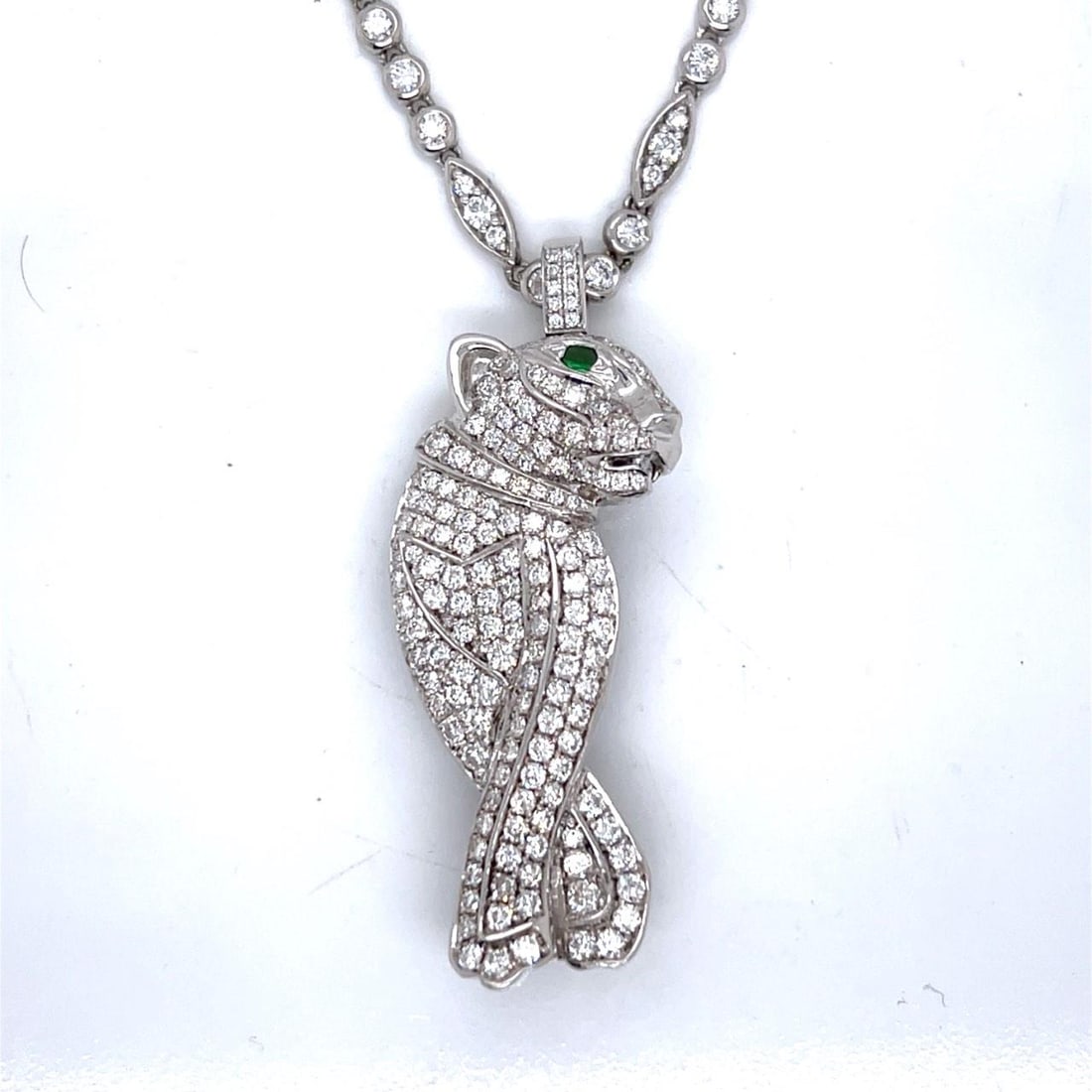 18K 14K White Gold Diamond Panther Pendant Necklace 230 Diamonds 6.90 Ct: 18K 14K White Gold Diamond Panther Pendant Necklace 230 Diamonds 6.90 Ct This exquisite 18K and 14K white gold diamond panther pendant and necklace set features a stunning design, weighing a total of 