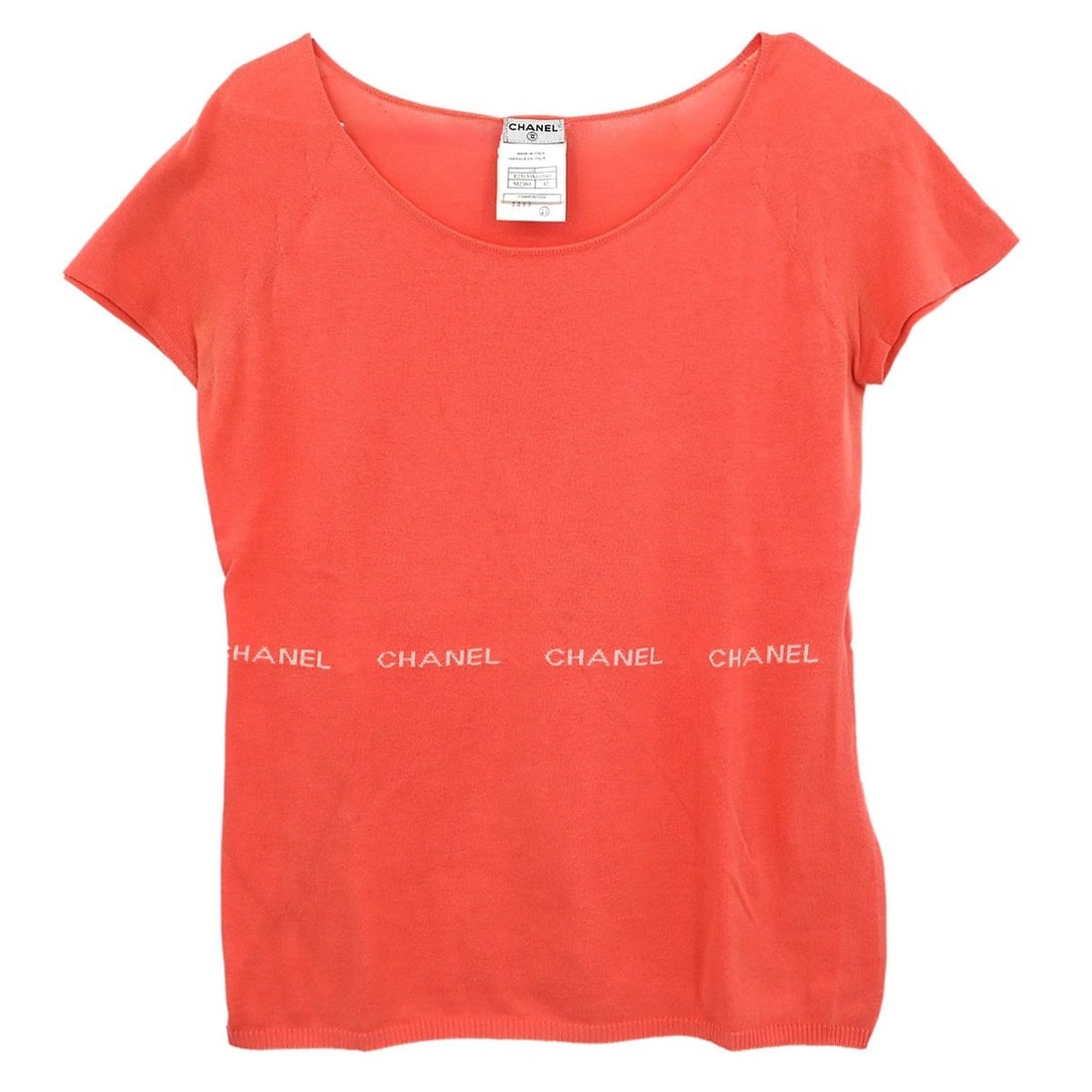Chanel Salmon Pink Vintage T-Shirt Size 42 Casual Top: Chanel Salmon Pink Vintage T-Shirt Size 42 Casual Top Elevate your casual wardrobe with this vintage Chanel T-shirt, expertly crafted in Italy from 100% cotton. This salmon pink top features short sle