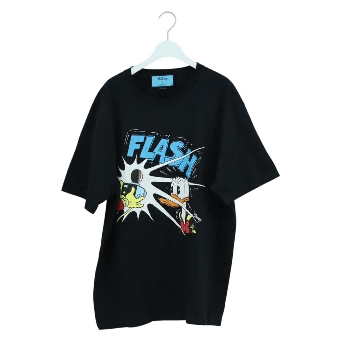 Black Cotton GUCCI x Disney Donald Duck Women's Short Sleeve T-Shirt: Black Cotton GUCCI x Disney Donald Duck Women's Short Sleeve T-Shirt This authentic GUCCI x Disney Donald Duck short-sleeved T-shirt is crafted from 100% cotton in black. Designed for women, the t-shi