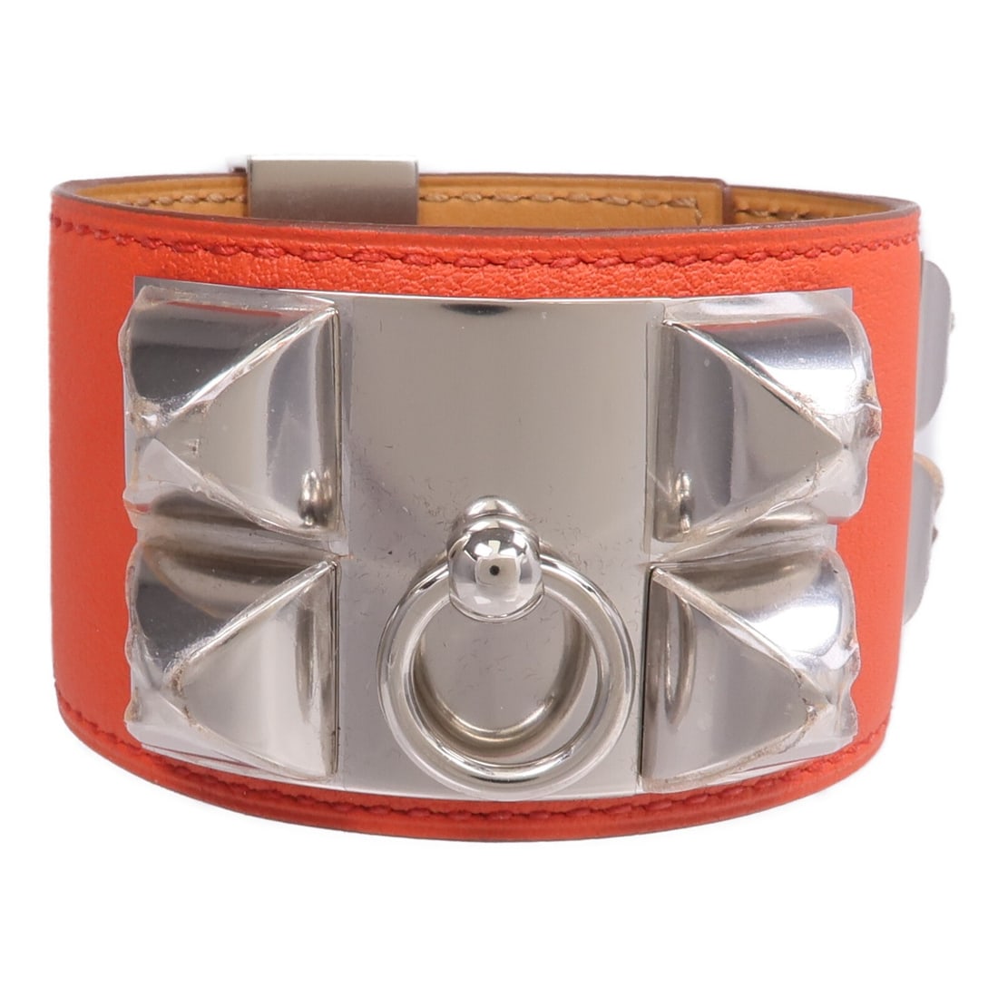 Hermes Collier De Chien Swift Leather Red Bracelet PHW: Hermes Collier De Chien Swift Leather Red Bracelet PHW This Hermes Collier De Chien bracelet is crafted from Swift leather in a vibrant Rouge Pivoine red. Designed for women, it features a sleek and i