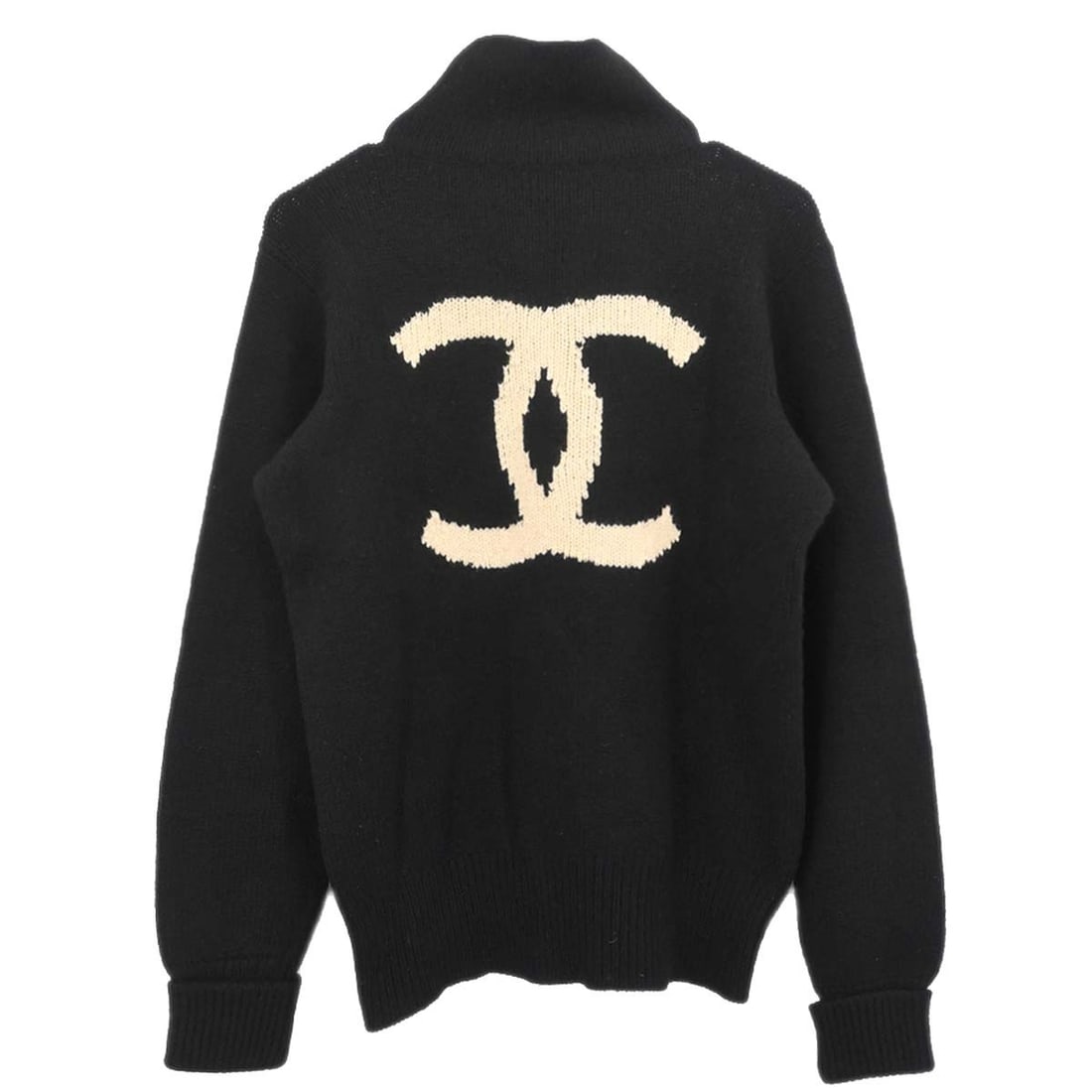 CHANEL Black Cashmere Pullover Sweater EU 44 High Neck: CHANEL Black Cashmere Pullover Sweater EU 44 High Neck This Chanel sweater knit top is crafted from 100% cashmere in a classic black hue. Featuring a high neckline and long sleeves, it offers a regula
