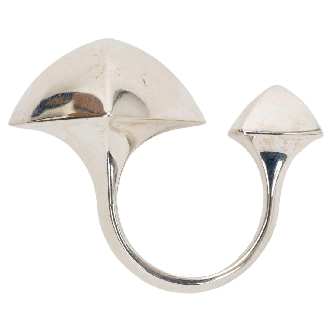 Hermes Sterling Silver Medor Ring 1970s Design Size 6.25: Hermes Sterling Silver Medor Ring 1970s Design Size 6.25 This exquisite Hermes Sterling Silver Medor Ring showcases a striking dual design, featuring one large and one small medor stud, allowing for a
