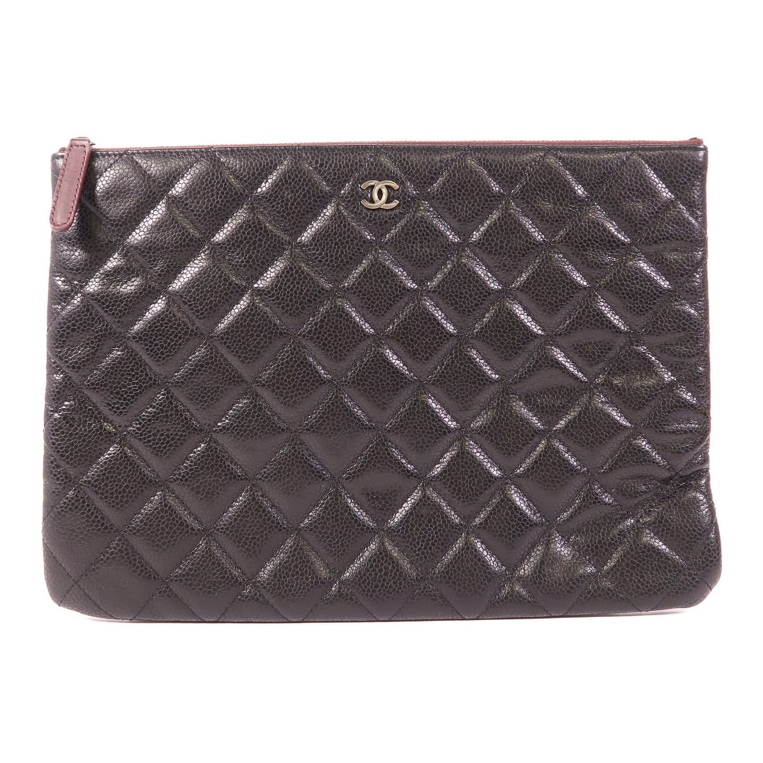 CHANEL Classic Zipped Pouch Black Calfskin Leather CC SHW: CHANEL Classic Zipped Pouch Black Calfskin Leather CC SHW This CHANEL Classic Zipped Pouch is crafted from black calfskin leather, offering a timeless and elegant accessory. The pouch features the ico