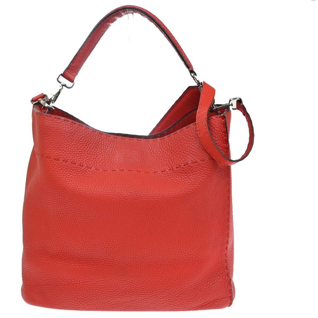 Fendi Selleria Anna Red Leather Bucket Shoulder Bag Italy: Fendi Selleria Anna Red Leather Bucket Shoulder Bag Italy This Fendi Selleria Anna Bucket Bag is crafted from red leather and designed for women. Made in Italy, it features a spacious silhouette. Plea