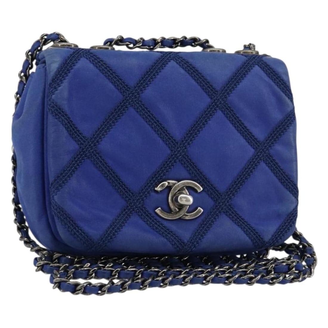 Chanel Quilted Iridescent Blue Calfskin Diamond Stitch Flap Bag: Chanel Quilted Iridescent Blue Calfskin Diamond Stitch Flap Bag This Chanel Diamond Stitch Chain Flap Bag features a quilted iridescent blue calfskin leather exterior with a diamond stitch pattern. De