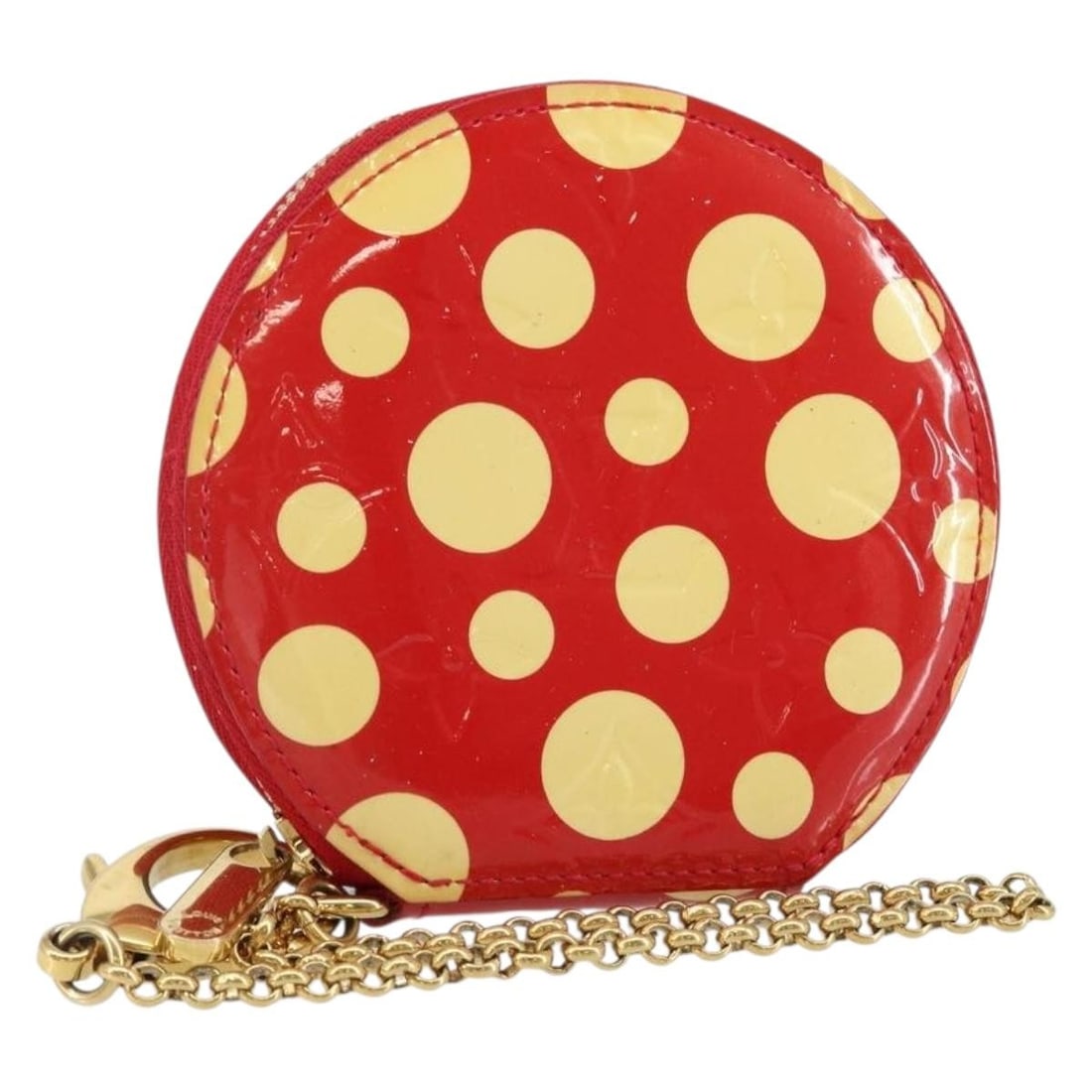 Louis Vuitton Patent Leather Boite Chapeau Coin Purse Red: Louis Vuitton Patent Leather Boite Chapeau Coin Purse Red This Louis Vuitton Boite Chapeau coin purse for women features red patent leather and a compact design. It shows signs of surface rubbing, sun