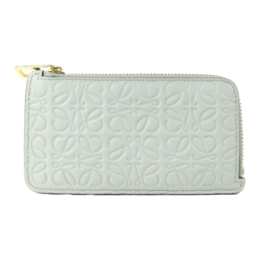 LOEWE blue calfskin card holder GHW: LOEWE blue calfskin card holder GHW This LOEWE card case is crafted from high-quality blue calfskin leather, offering a stylish and practical accessory for organizing cards. Designed for women, it fea