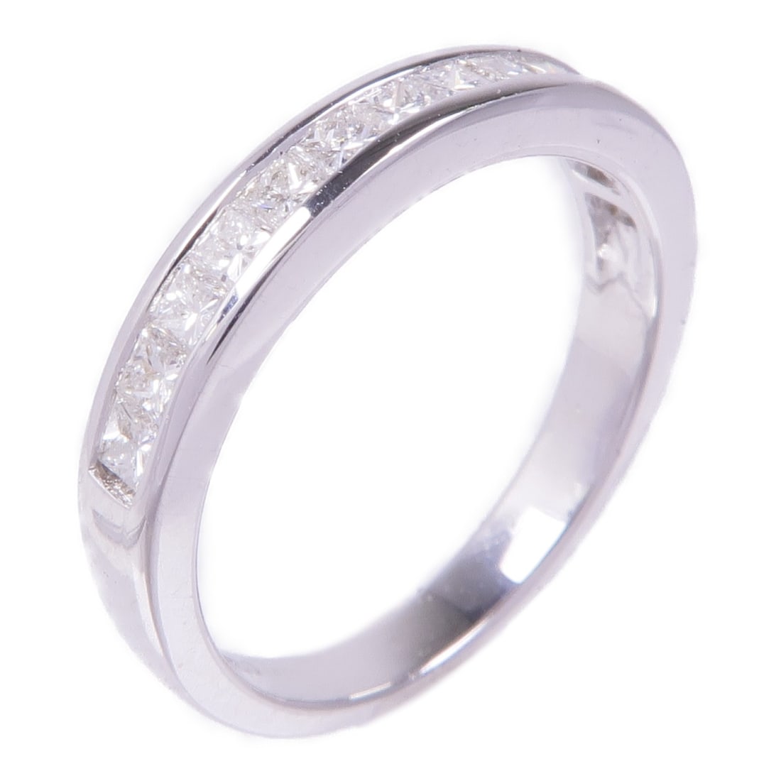 JEWELRY 18K White Gold Diamond Ring US Size 5: JEWELRY 18K White Gold Diamond Ring US Size 5 This exquisite diamond ring features a stunning design crafted from 18K white gold (K18WG), providing a luxurious and timeless appeal. The ring showcases 