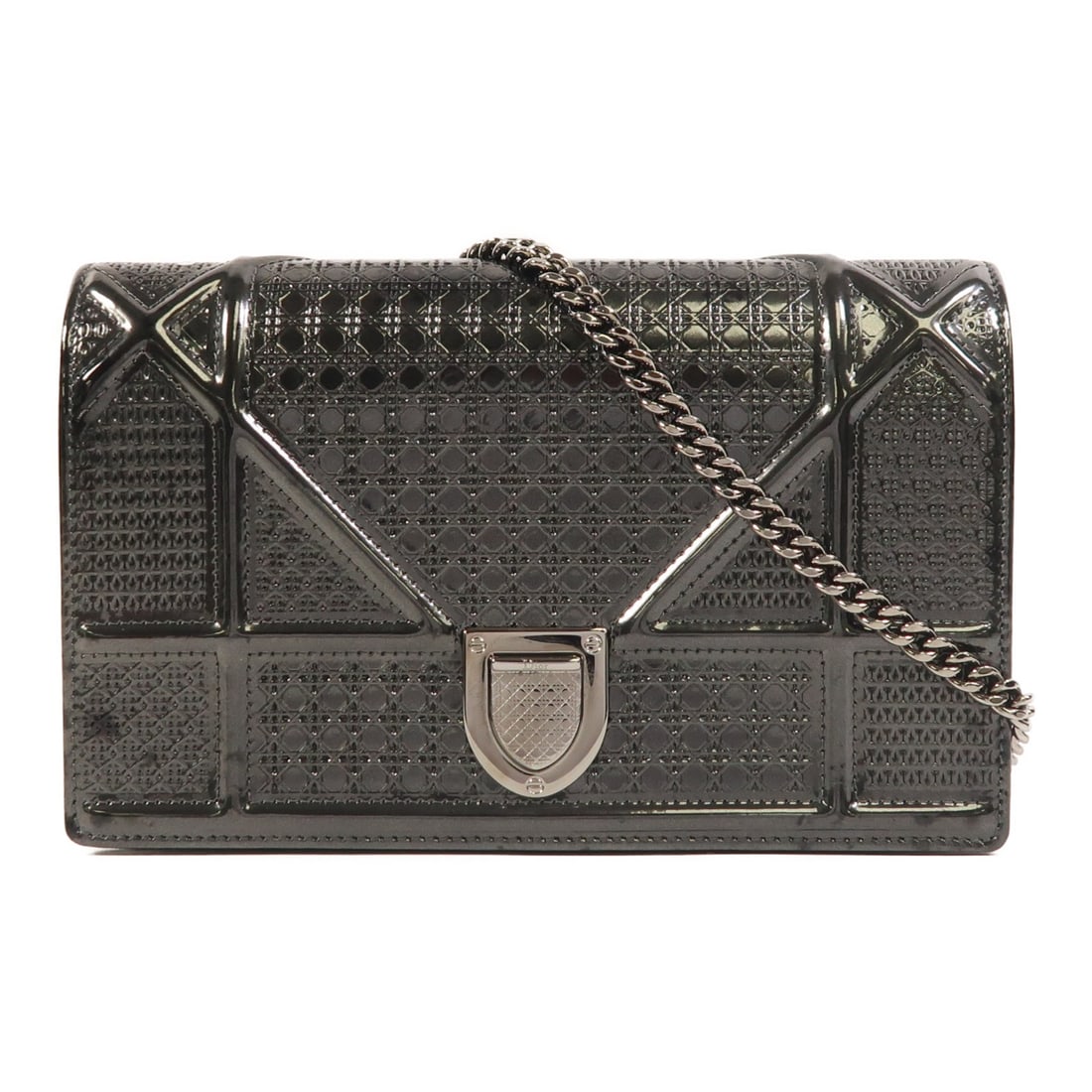 Dior Diorama Metallic Silver Leather Chain Shoulder Bag: Dior Diorama Metallic Silver Leather Chain Shoulder Bag This Christian Dior Diorama chain shoulder bag features a metallic silver leather exterior with a sleek and modern design. Crafted for women, th