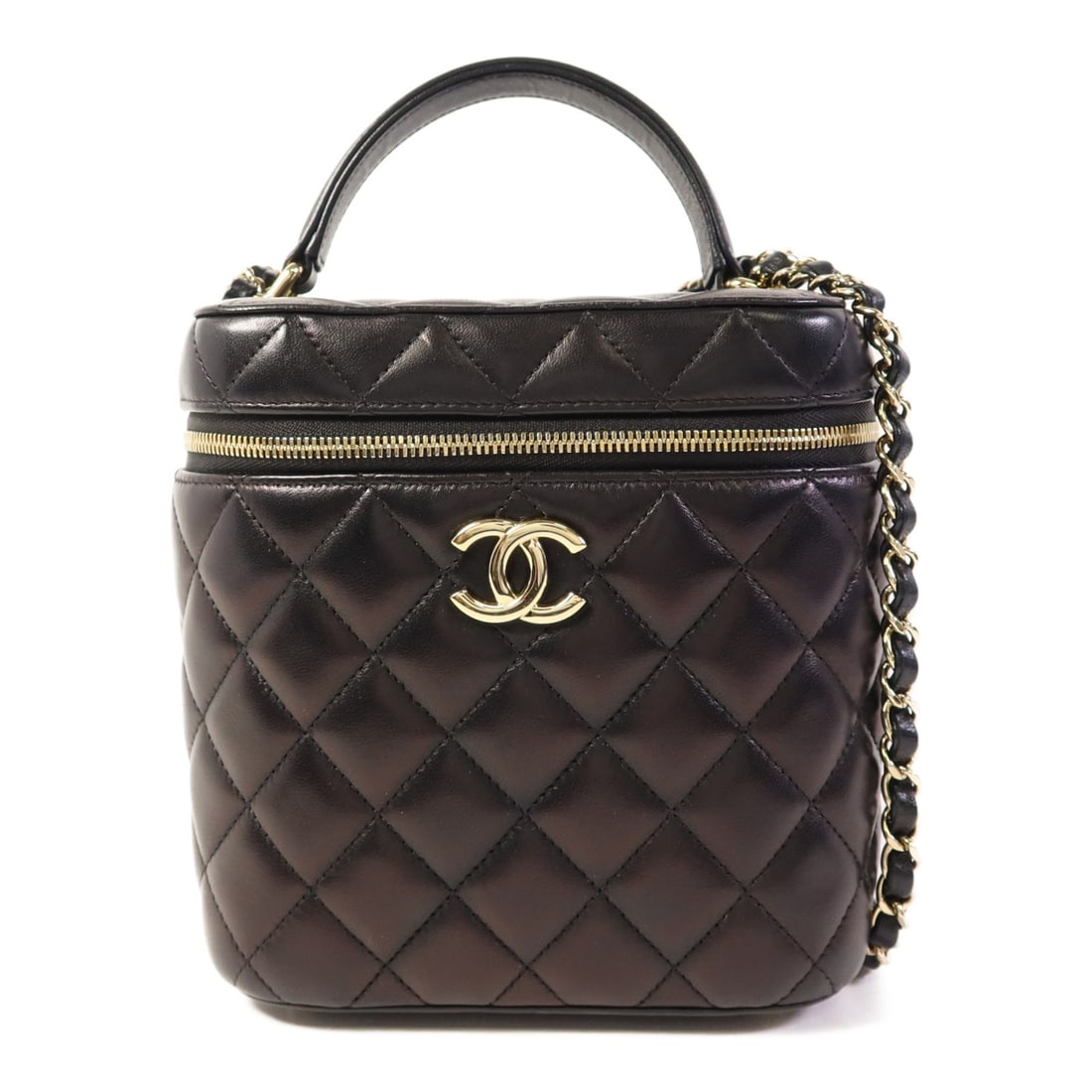 CHANEL CC GHW Black Lambskin 2 Way Shoulder Bag AS2362: CHANEL CC GHW Black Lambskin 2 Way Shoulder Bag AS2362 Introducing the CHANEL CC GHW Vanity Case, a chic and versatile 2-way shoulder bag that embodies luxury and style. Crafted from soft lambskin lea