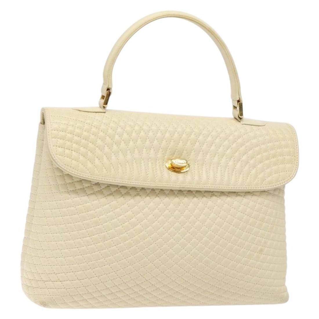 Vintage Bally Quilted Leather Flap Purse in Ecru: Vintage Bally Quilted Leather Flap Purse in Ecru This vintage Bally flap handbag is crafted from ecru leather and features a quilted design. It is designed for female use and made in Italy. The handba