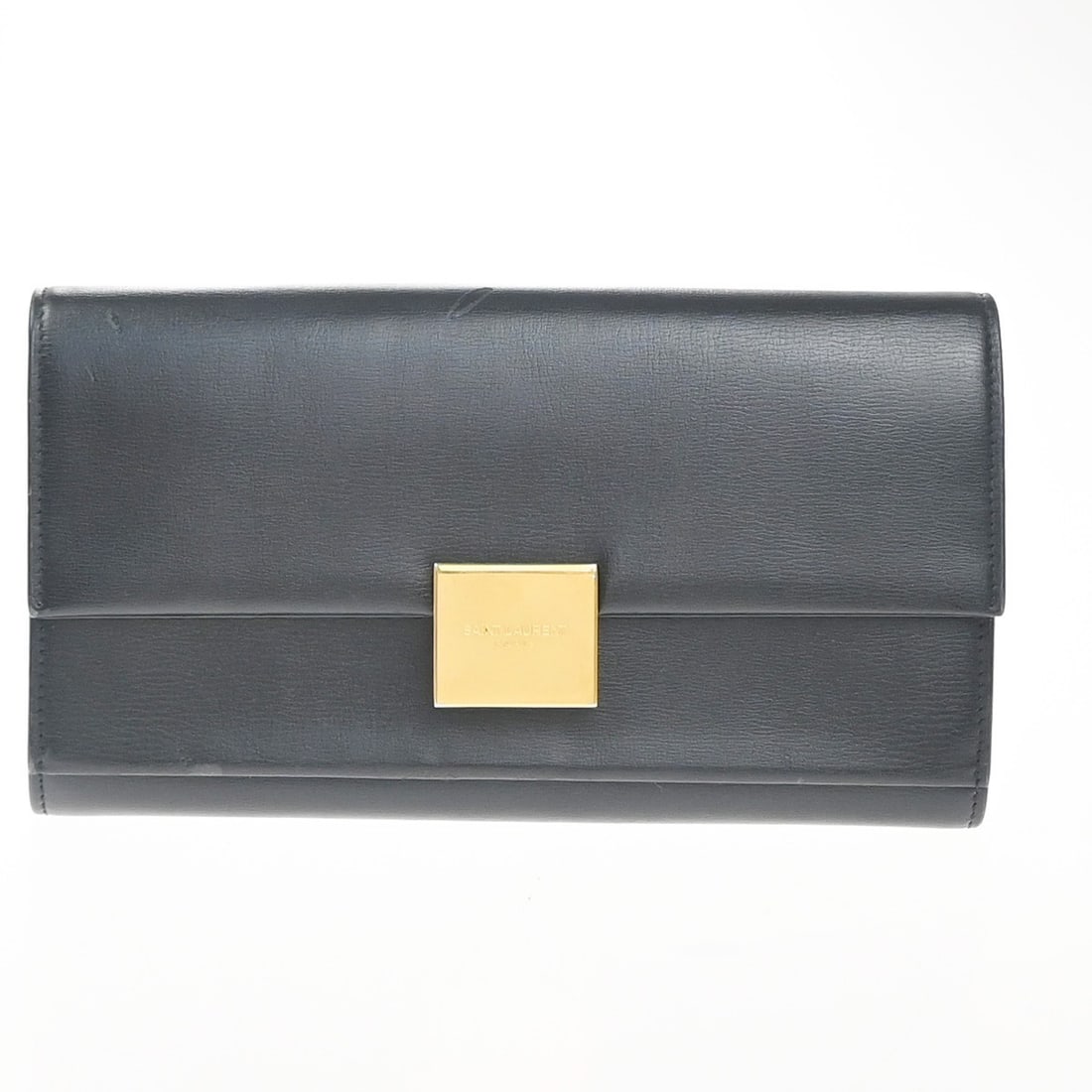 Bellechasse Flap Wallet by Saint Laurent Black Leather Made in Italy: Bellechasse Flap Wallet by Saint Laurent Black Leather Made in Italy This Saint Laurent Bellechasse Flap Wallet is crafted from black leather and designed for women. It features a sleek flap closure a
