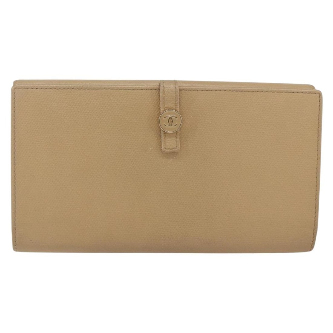 Beige Chanel Coco Bouton Leather Long Wallet for Women: Beige Chanel Coco Bouton Leather Long Wallet for Women The Chanel Coco bouton wallet is crafted from beige leather and designed for women. This wallet features a sleek profile with organized compartme