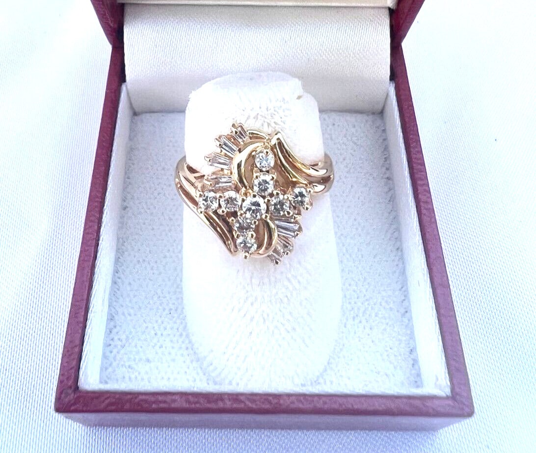 Stunning 18K Yellow Gold Diamond Ring 0.55 ct Size 6: Stunning 18K Yellow Gold Diamond Ring 0.55 ct Size 6 This exquisite 18K yellow gold diamond ring showcases a stunning design and exceptional craftsmanship. It features a total diamond weight of 0.55 c