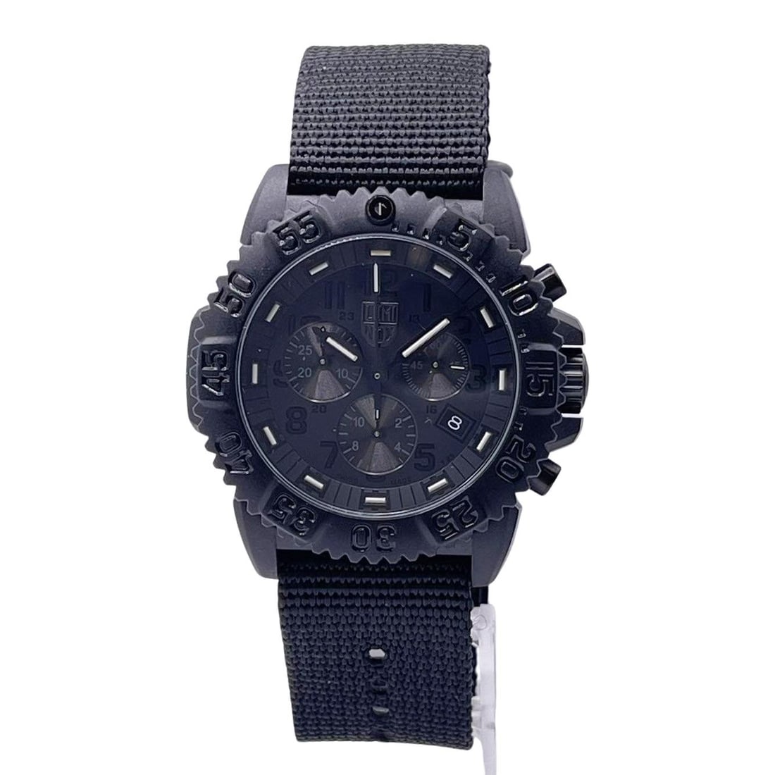Luminox Navy Seal Colormark Chrono Black Dial Quartz Watch XS.3081.BO: Luminox Navy Seal Colormark Chrono Black Dial Quartz Watch XS.3081.BO The Luminox Navy Seal Colormark Chrono is a robust and stylish men's wristwatch designed for casual wear. This timepiece features 
