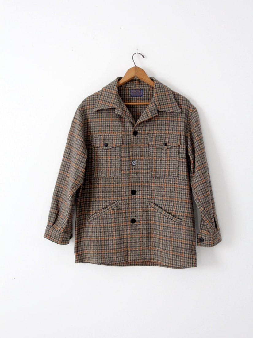 1960s Vintage Pendleton Plaid Wool Coat Men's Jacket: 1960s Vintage Pendleton Plaid Wool Coat Men's Jacket Discover this charming 1960s vintage Pendleton plaid wool coat, perfect for those who appreciate classic style. This men's jacket showcases a disti