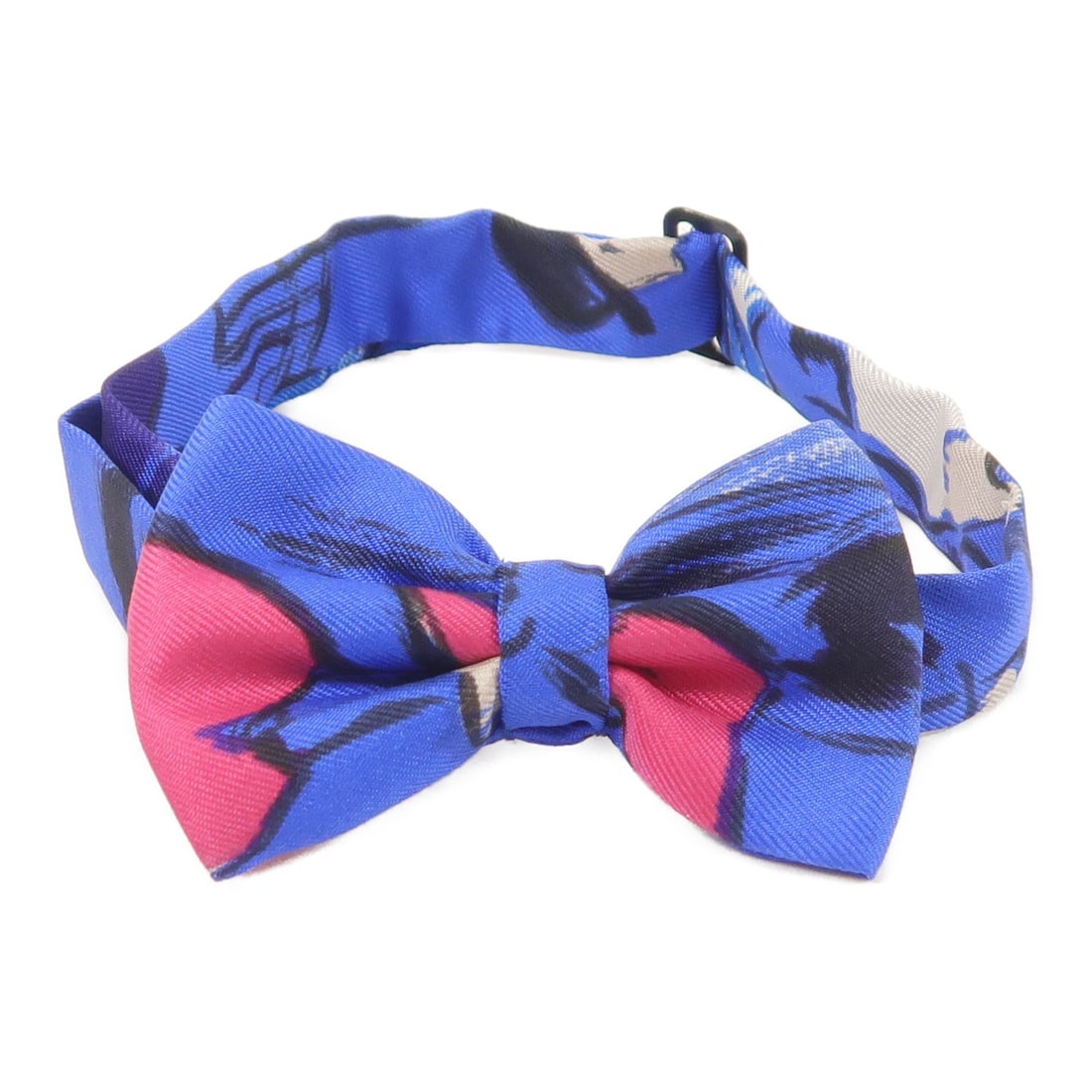 Hermes blue silk mens bow tie: Hermes blue silk mens bow tie This Hermes tie is crafted from luxurious silk in a classic blue shade. Designed for men, it offers a refined and elegant accessory option suitable for various formal occ