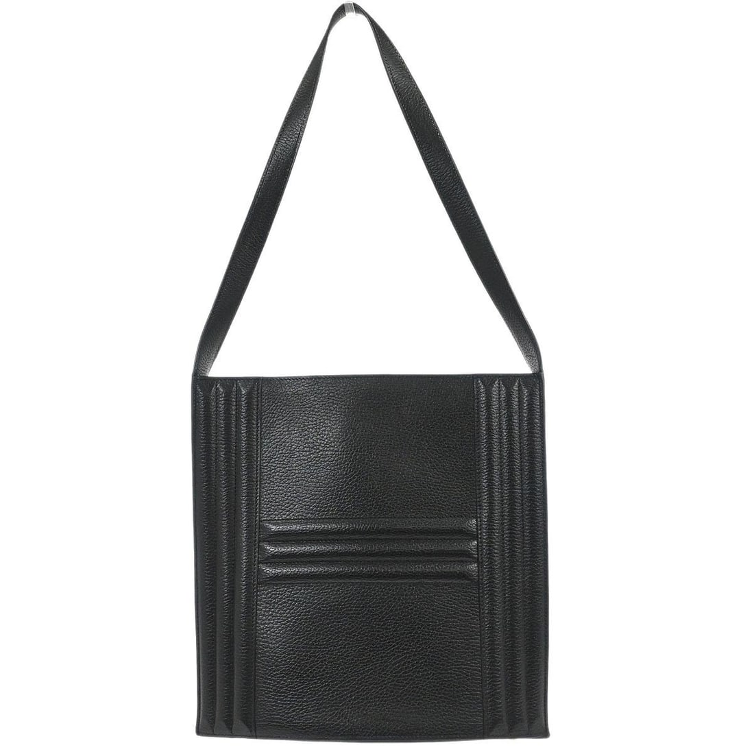 Black Cadena Bag by Hermes in Leather 28cm: Black Cadena Bag by Hermes in Leather 28cm The Hermes Cadena Bag is crafted from black leather and designed for women. Made in France, this bag features a classic silhouette and offers a spacious inte