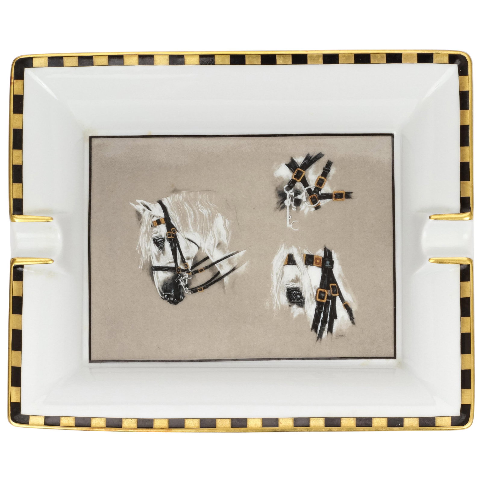 Hermes Horse Heads Design Porcelain Ashtray France 21st Century: Hermes Horse Heads Design Porcelain Ashtray France 21st Century This exquisite Hermes porcelain ashtray features a striking horse heads design, showcasing the brand's commitment to quality and artistr