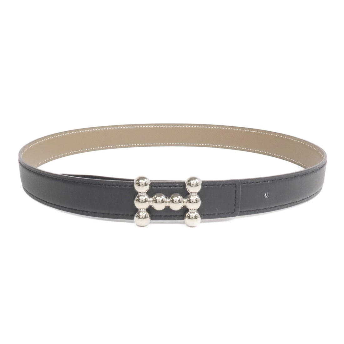 Epsom and Swift Leather Hermes Belt in Etoupe and Noir with Palladium Hardware: Epsom and Swift Leather Hermes Belt in Etoupe and Noir with Palladium Hardware Hermes belt crafted from Epsom and Swift leather in Etoupe and Noir. Made from high-quality calfskin, this belt features 