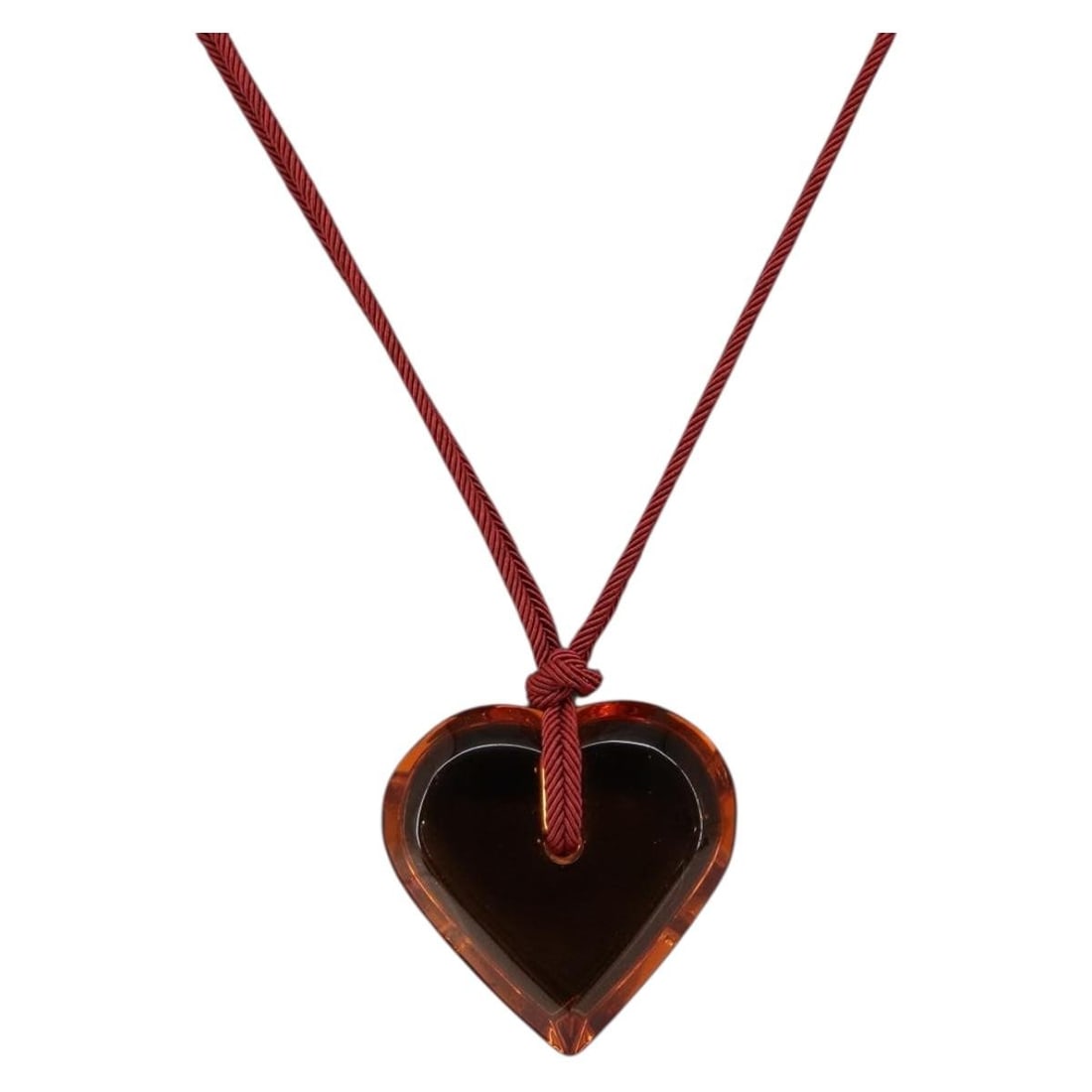 Baccarat Orange Glass Necklace 86cm with Dust Bag: Baccarat Orange Glass Necklace 86cm with Dust Bag This exquisite Baccarat necklace is a stunning piece crafted from vibrant orange glass, showcasing the brand's renowned artistry. With a total length 