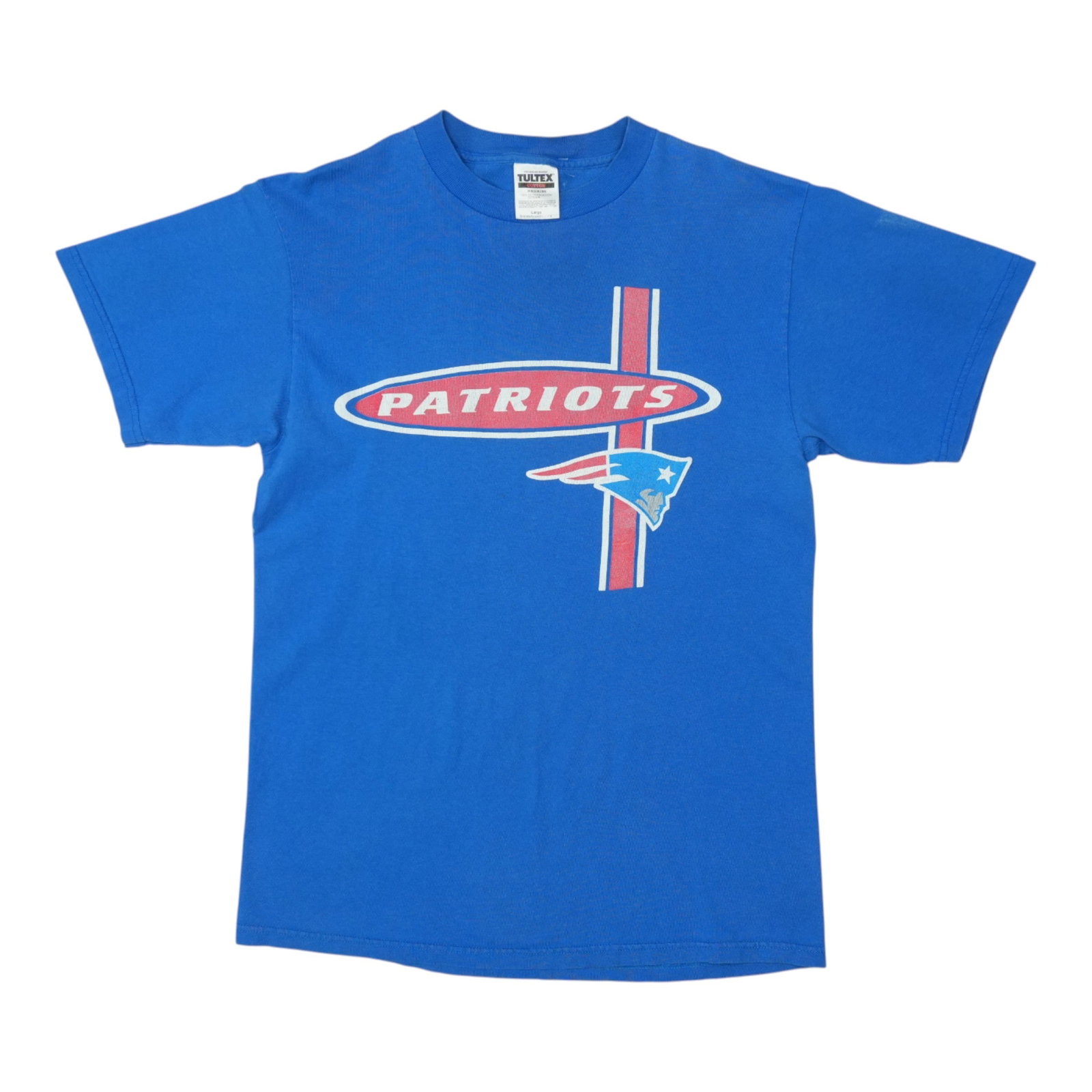 Vintage 1990s New England Patriots Blue Cotton T Shirt: Vintage 1990s New England Patriots Blue Cotton T Shirt This is an original vintage New England Patriots shirt from the 1990s. It features a blue color and is made from 100% cotton. The shirt does not 