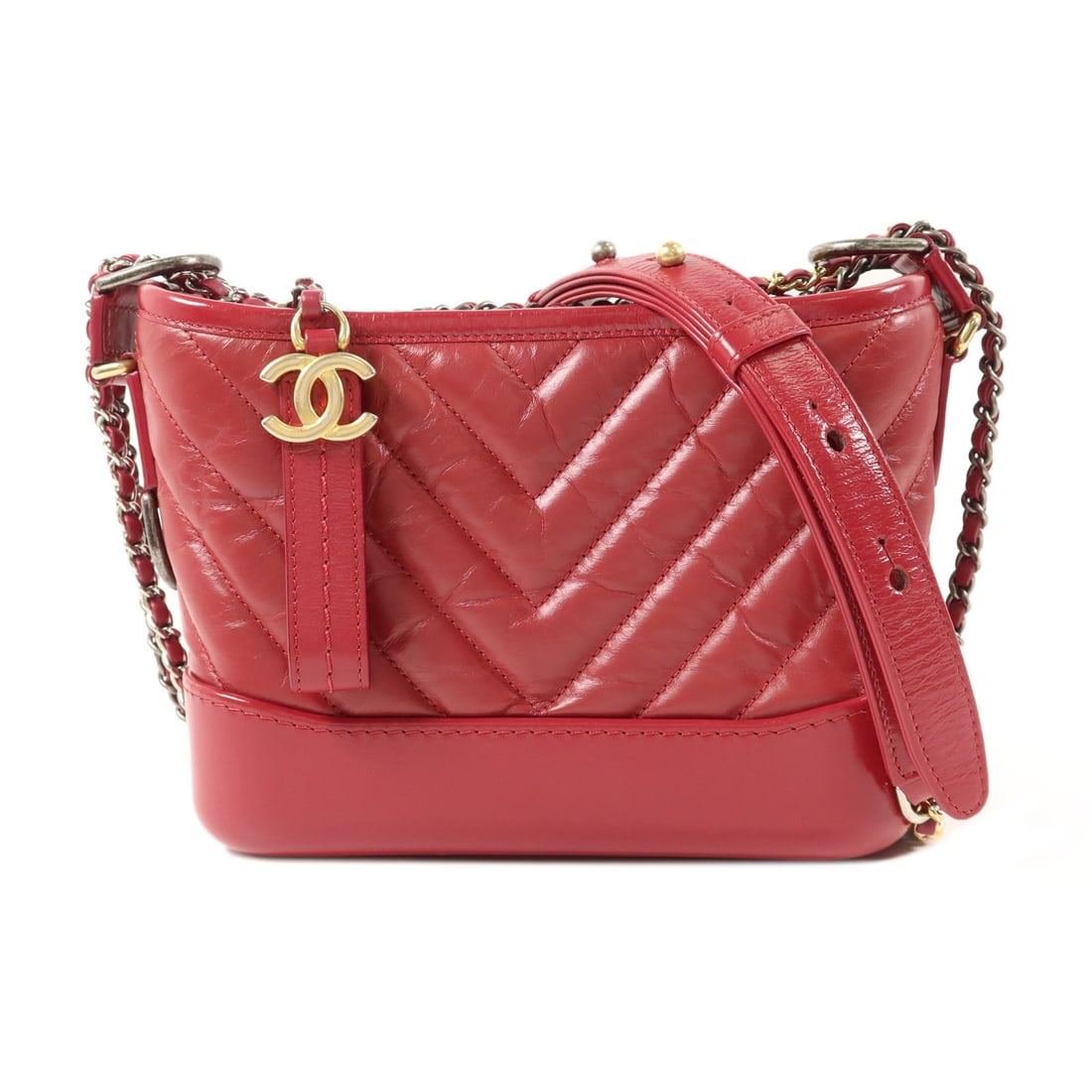 CHANEL Gabrielle red calfskin shoulder bag small: CHANEL Gabrielle red calfskin shoulder bag small This CHANEL CC Gabrielle Small Chain Shoulder Bag is crafted from red calfskin leather, offering a sophisticated and timeless look. Designed for women,