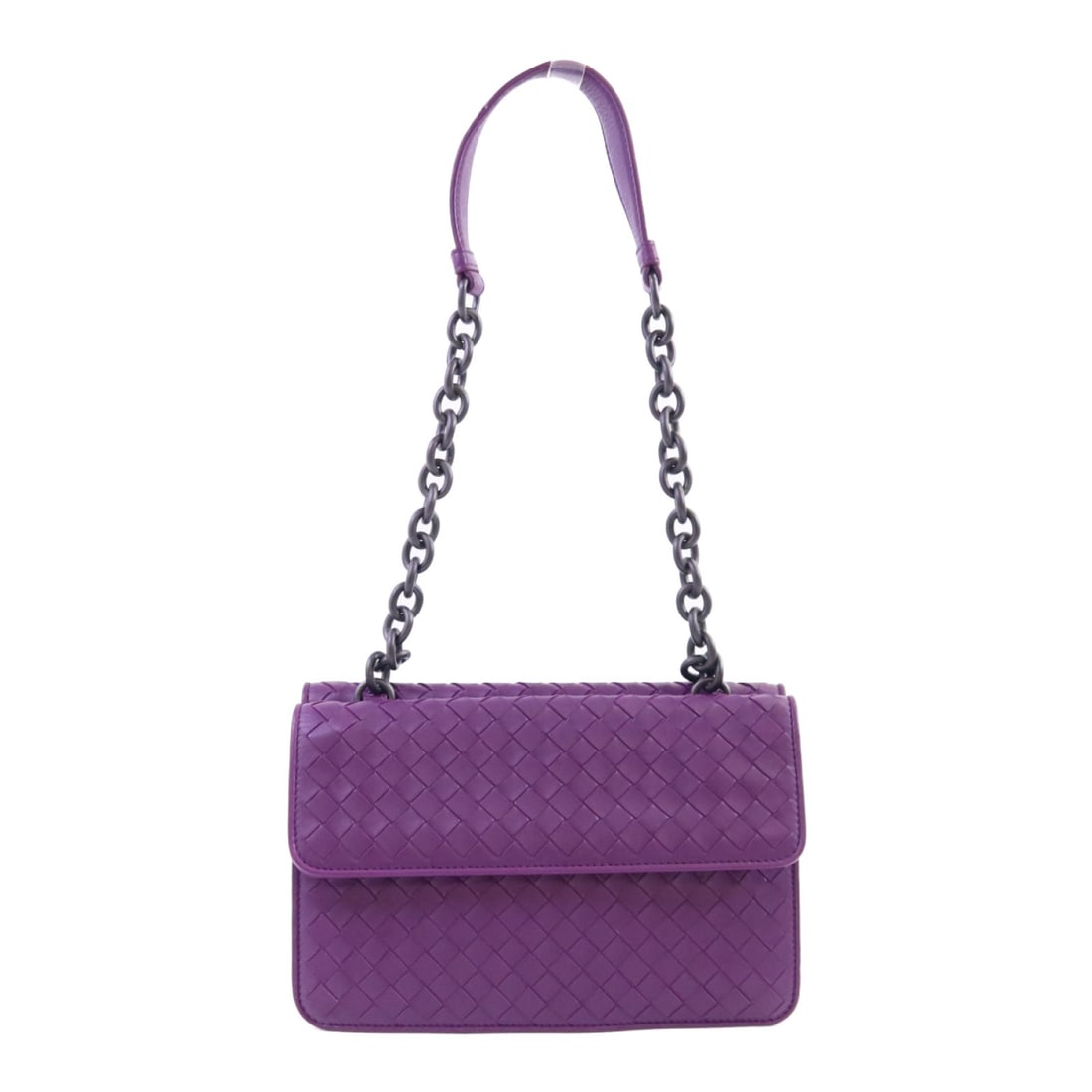 Purple Intrecciato Leather Shoulder Bag by Bottega Veneta BV Chain: Purple Intrecciato Leather Shoulder Bag by Bottega Veneta BV Chain This Bottega Veneta BV Chain shoulder bag features the iconic Intrecciato leather in a striking purple color. Expertly crafted in Ita