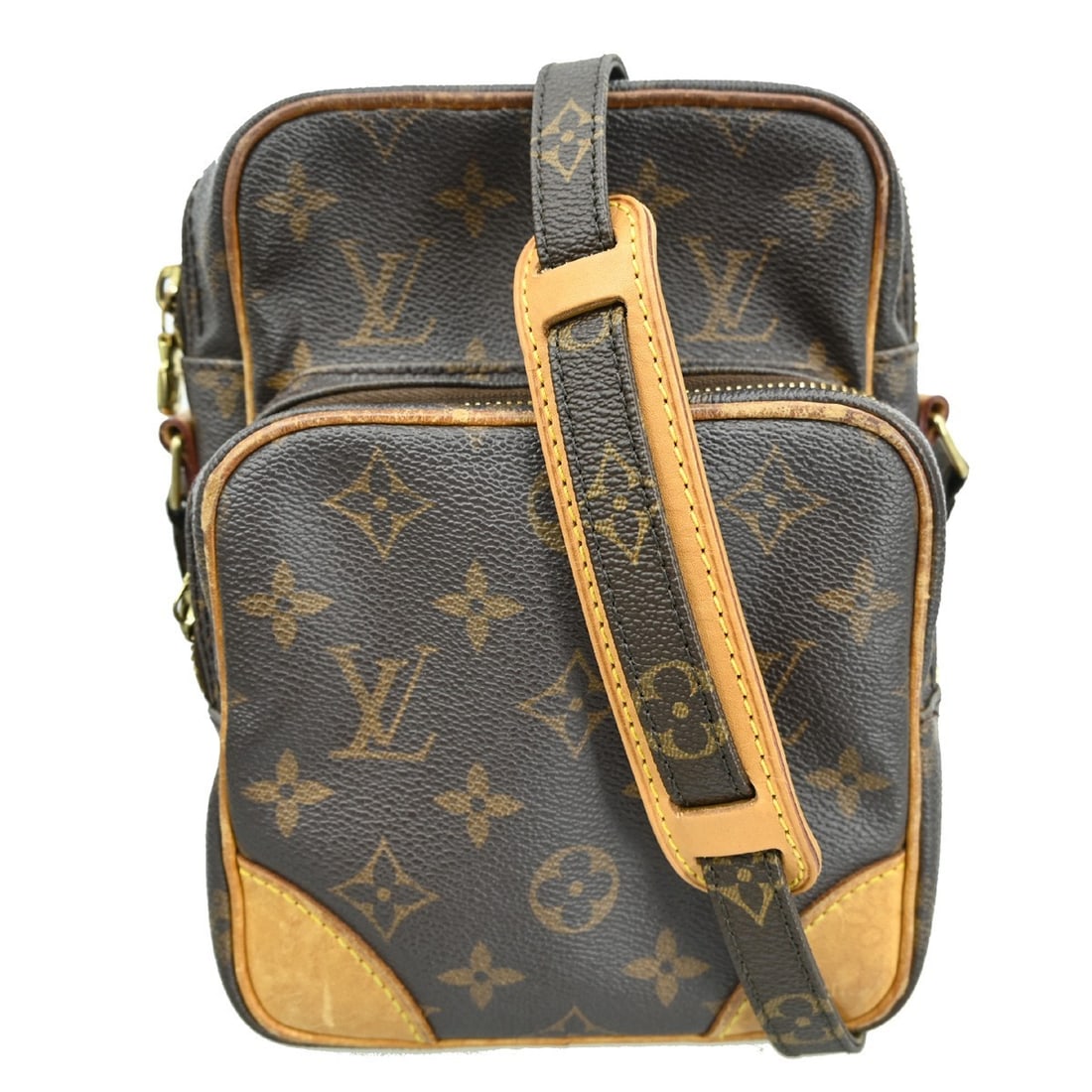 Louis Vuitton Amazone Monogram Canvas Medium Crossbody Bag M45236: Louis Vuitton Amazone Monogram Canvas Medium Crossbody Bag M45236 This Louis Vuitton Amazone crossbody bag features the iconic monogram canvas leather exterior in brown with matching brown canvas leat