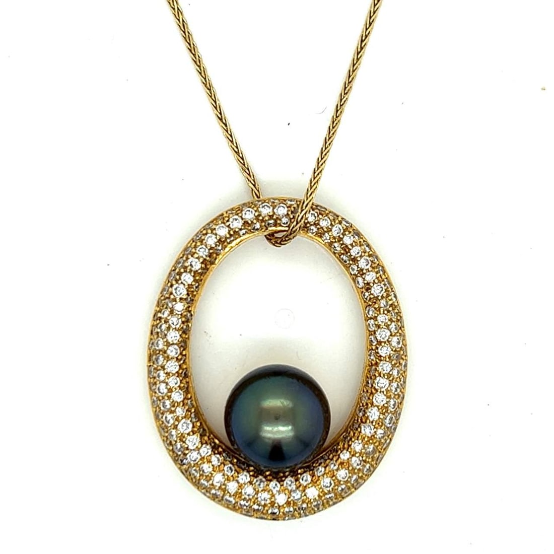 18K Yellow Gold Necklace with 10.4mm South Sea Pearl and 220 Diamonds: 18K Yellow Gold Necklace with 10.4mm South Sea Pearl and 220 Diamonds This exquisite 18K Yellow Gold necklace showcases a stunning 10.4mm South Sea Pearl at its center, surrounded by approximately 220