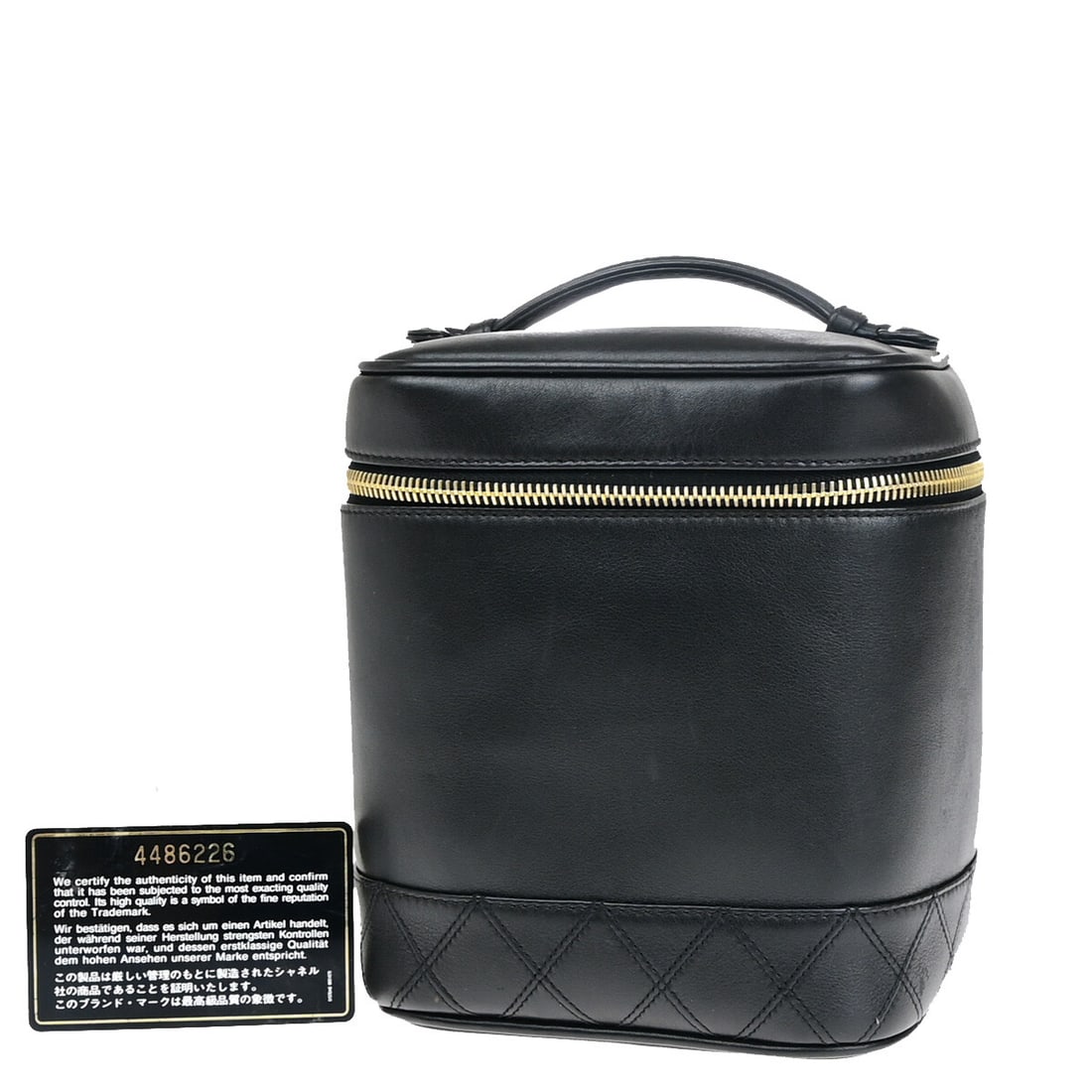 Black Leather Chanel Vanity Pouch Bag for Women: Black Leather Chanel Vanity Pouch Bag for Women This Chanel Vanity pouch is crafted from black leather and designed for women. It features a compact structure with a classic style. The pouch shows sig