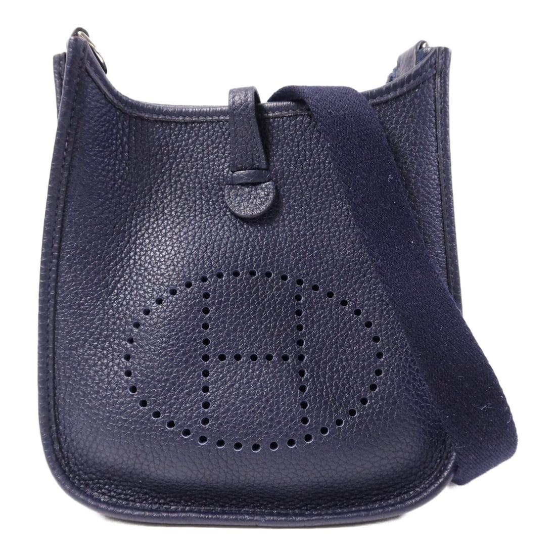Hermes Evelyne TPM navy calfskin shoulder bag: Hermes Evelyne TPM navy calfskin shoulder bag This Hermes Evelyne TPM shoulder bag is crafted from Clemence calfskin leather in a sophisticated navy blue shade. Designed for women, it features a compa