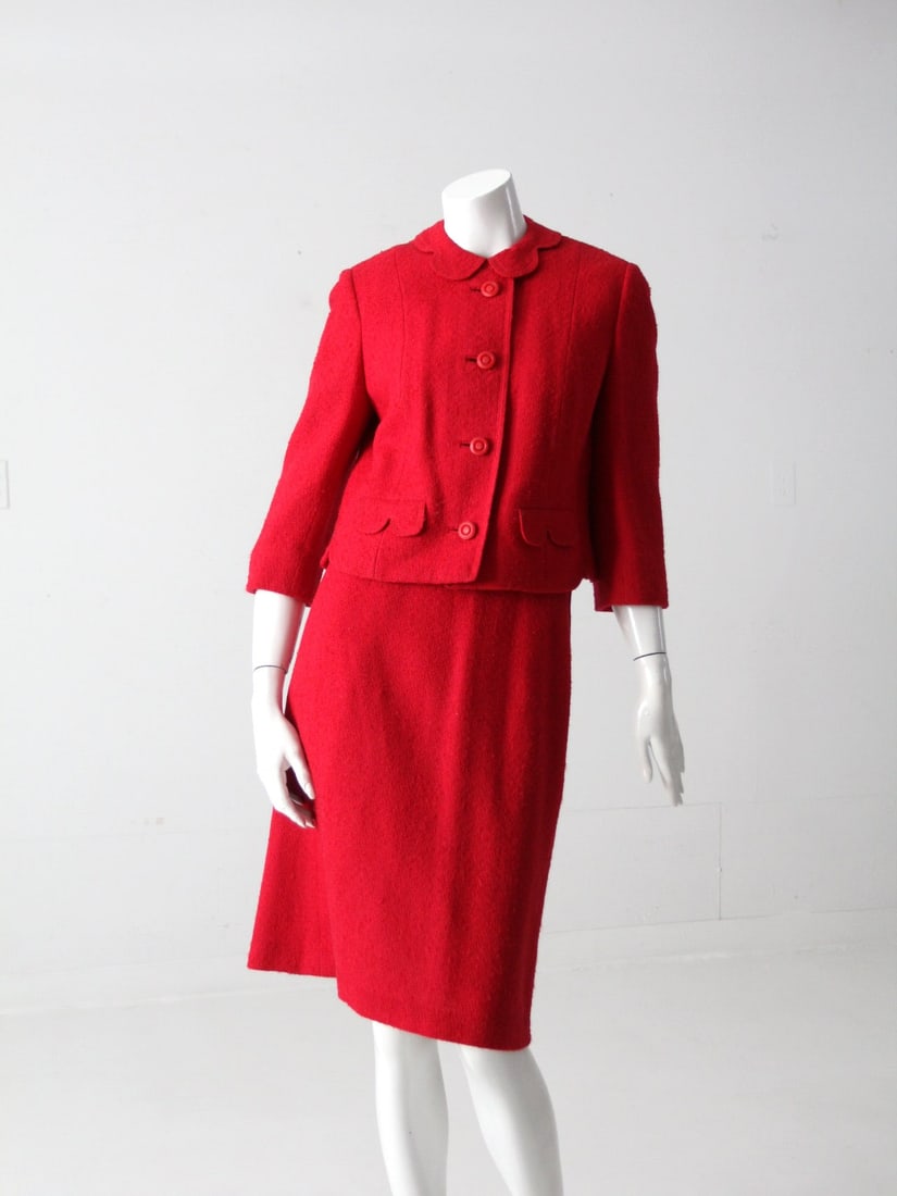 Elegant Vintage 1960s Towncliffe Boucle Skirt Suit Set: Elegant Vintage 1960s Towncliffe Boucle Skirt Suit Set Explore timeless elegance with this Vintage 1960s Boucle Skirt Suit, expertly tailored by Towncliffe from high-quality imported fabric. This chic