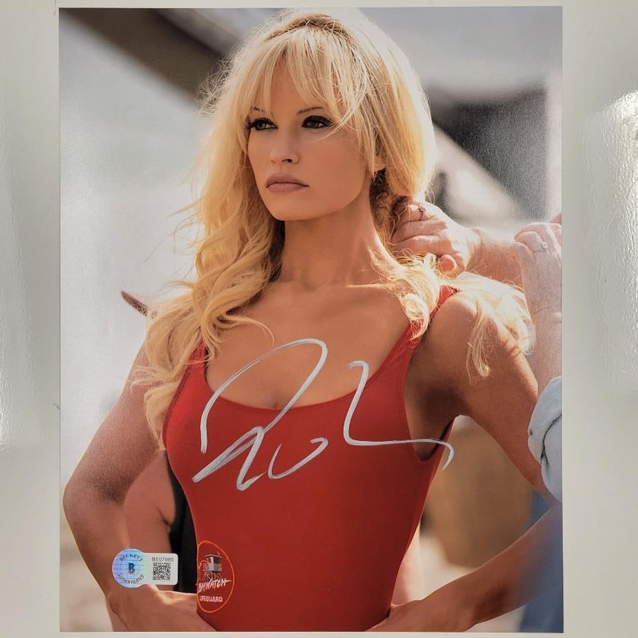 8x10 Photograph Signed by Lily James as Pamela Anderson Beckett Authenticated: 8x10 Photograph Signed by Lily James as Pamela Anderson Beckett Authenticated This original 8x10 photograph from the series 'Pam & Tommy' is signed by Lily James, who portrayed Pamela Anderson. The au