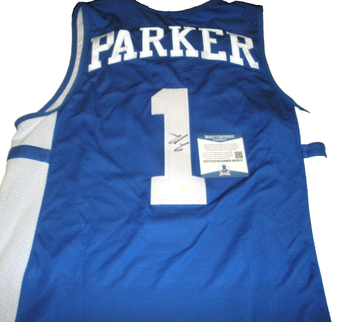 Jabari Parker Signed Nike Jersey Duke Blue Devils Beckett COA: Jabari Parker Signed Nike Jersey Duke Blue Devils Beckett COA This official licensed Nike jersey features Jabari Parker, a standout player for the Duke Blue Devils, and is authenticated with a Beckett
