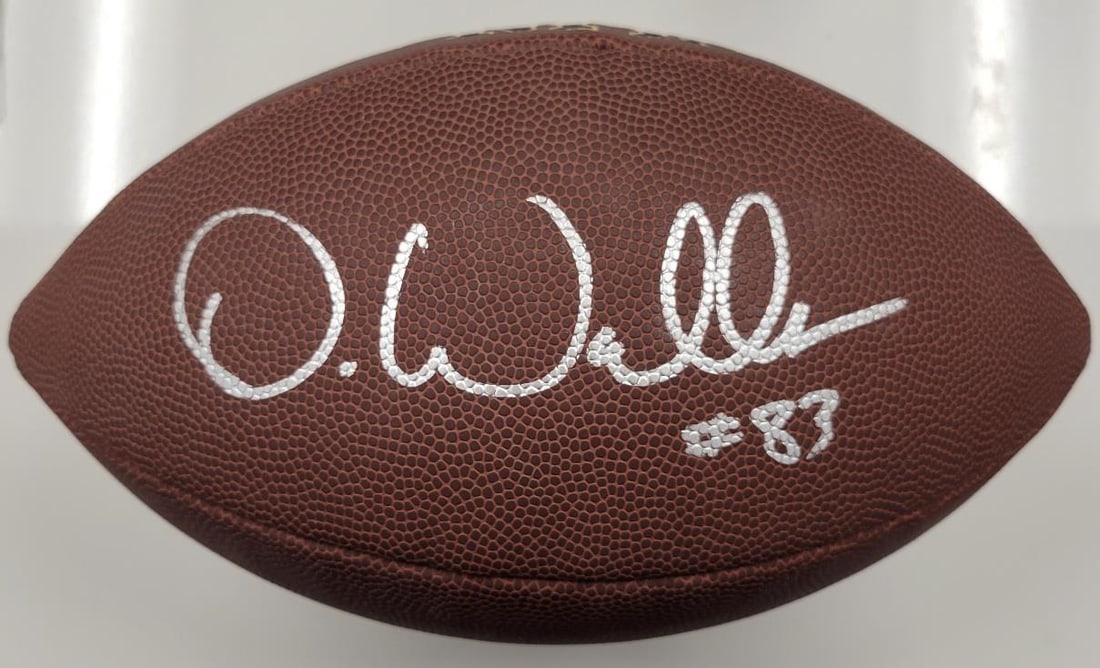 Darren Waller Autographed Wilson NFL Football New York Giants Beckett Authenticated: Darren Waller Autographed Wilson NFL Football New York Giants Beckett Authenticated This is an original signed Wilson NFL football featuring the autograph of Darren Waller, a player for the New York G