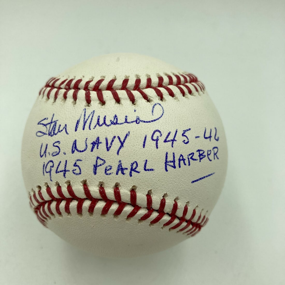 Stan Musial WWII Signed Baseball U.S. Navy 1945 PSA/DNA COA: Stan Musial WWII Signed Baseball U.S. Navy 1945 PSA/DNA COA This rare Stan Musial signed baseball commemorates his service in the U.S. Navy during World War II, specifically the Pearl Harbor era of 19