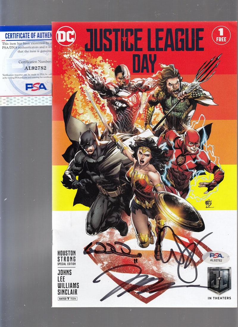Jim Lee Signed Justice League Comic Book 2011 PSA/DNA Authenticated (1 of 1)