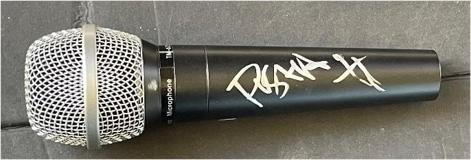 Pusha T Signed Sowe Microphone JSA Authenticated AQ10496: Pusha T Signed Sowe Microphone JSA Authenticated AQ10496 This Pusha T signed Sowe microphone is a must-have for any fan of the acclaimed rapper and songwriter. Authenticated by James Spence Authentica