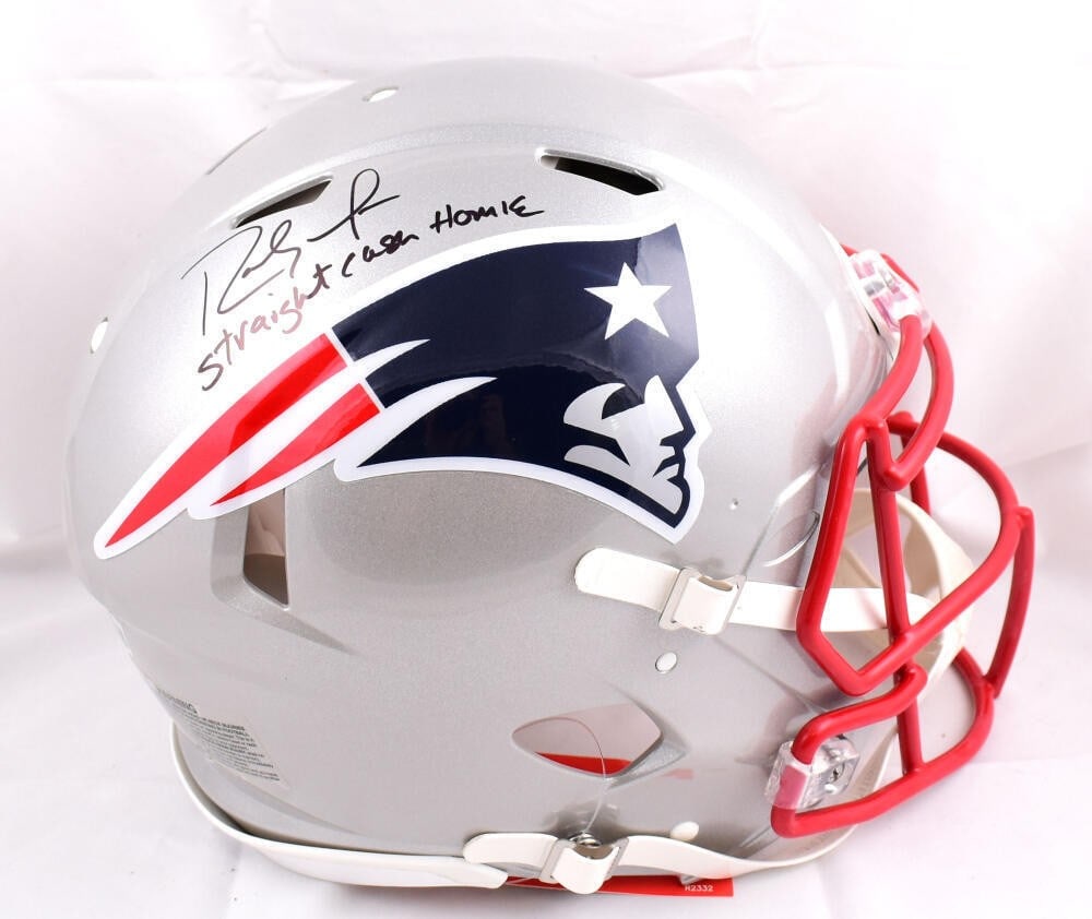 Randy Moss New England Patriots Signed F/S Speed Helmet Beckett Auth: Randy Moss New England Patriots Signed F/S Speed Helmet Beckett Auth This authentic full-size Speed helmet features the signature of NFL star Randy Moss, a key player for the New England Patriots. The