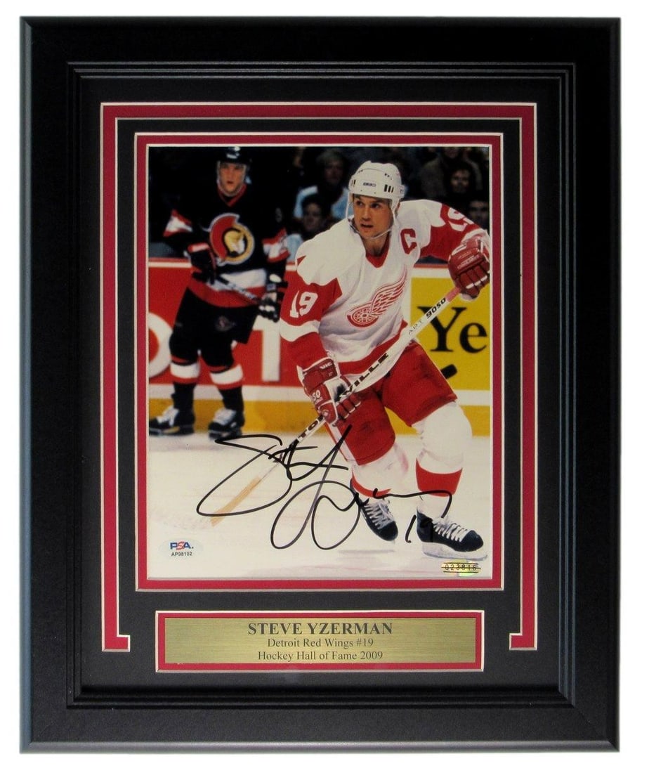 Framed 8x10 Signed Photo Steve Yzerman Detroit Redwings PSA DNA Authenticated (1 of 3)