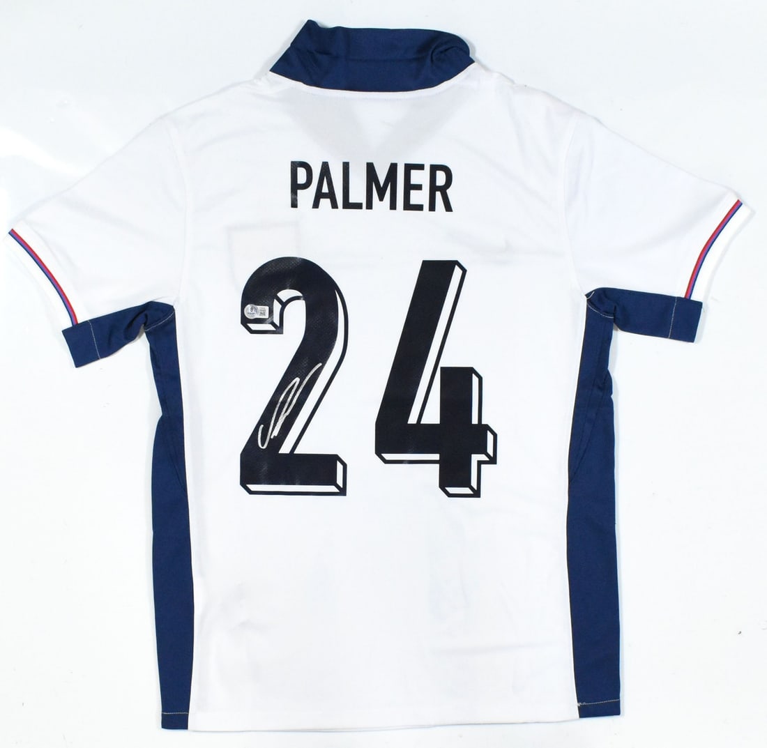 England Home Jersey Signed by Cole Palmer with Beckett Authentication: England Home Jersey Signed by Cole Palmer with Beckett Authentication This is an England home soccer jersey featuring the number 24 and autographed by Cole Palmer. The jersey is an original item and i