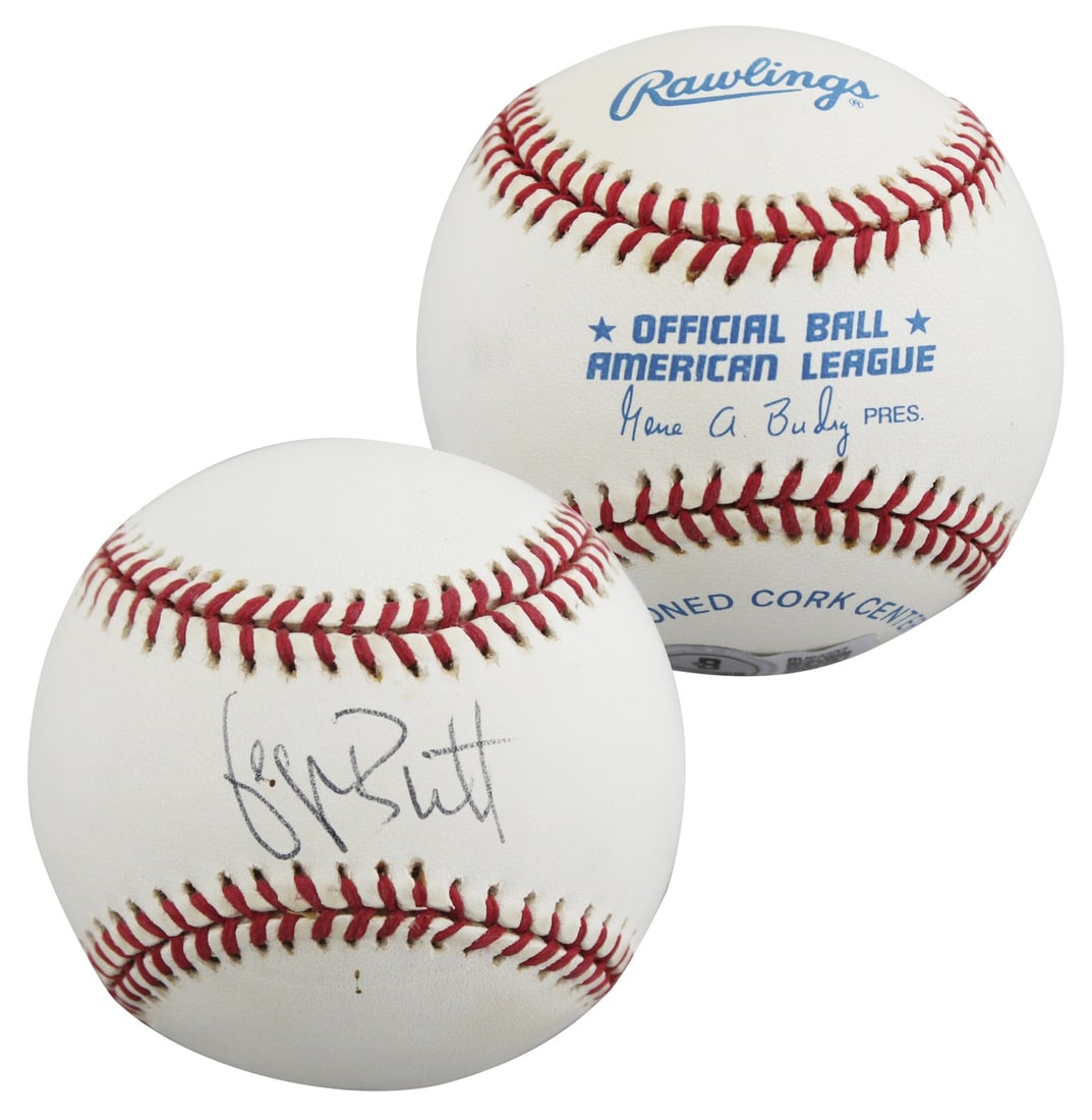 George Brett Signed Kansas City Royals OAL Baseball Beckett Authenticated: George Brett Signed Kansas City Royals OAL Baseball Beckett Authenticated This authentic signed baseball features the illustrious autograph of George Brett, a legendary player for the Kansas City Roya