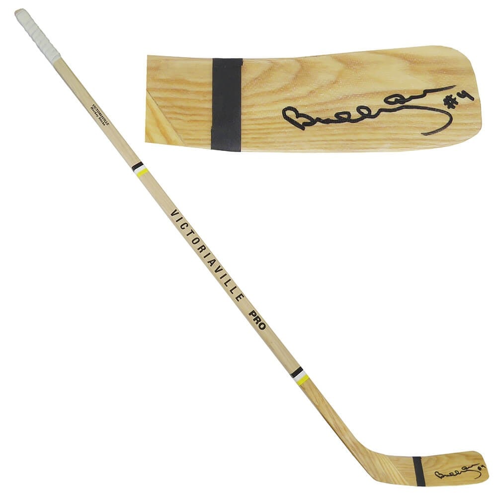 Bobby Orr Signed 54in Victoriaville Pro #4 Hockey Stick JSA COA: Bobby Orr Signed 54in Victoriaville Pro #4 Hockey Stick JSA COA This original Bobby Orr signed Victoriaville Pro #4 game model hockey stick measures 54 inches and features a white handle tape and blac
