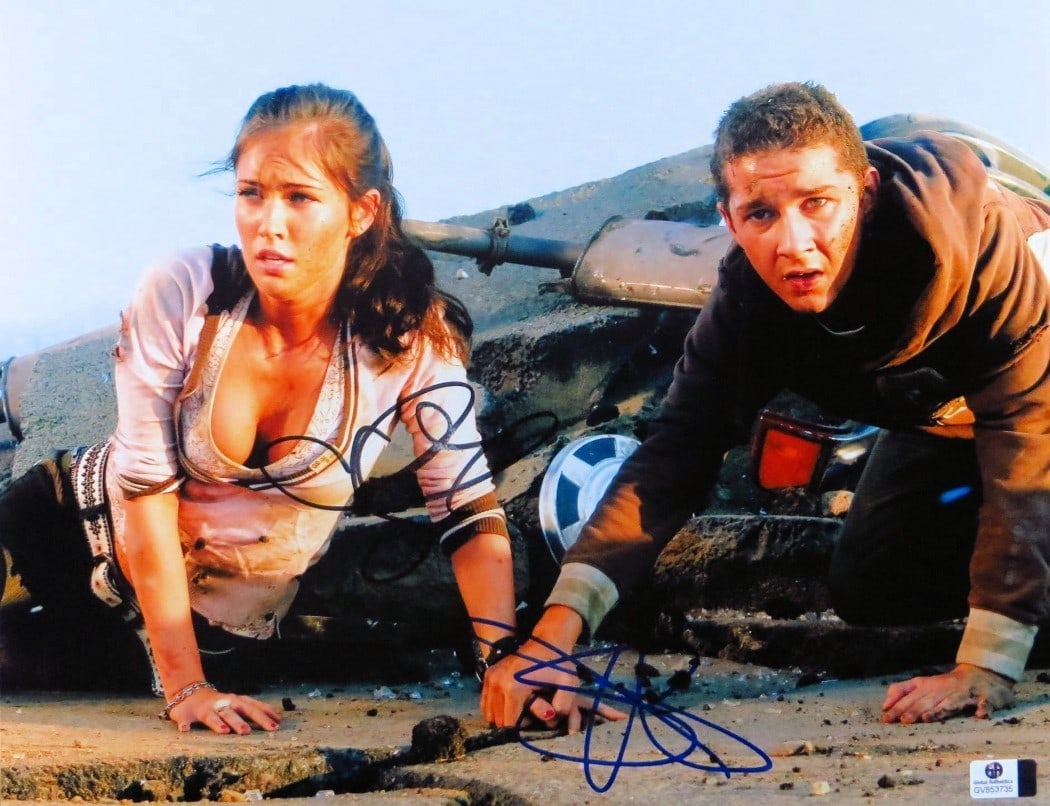 Transformers 11x14 Photograph Signed by Shia LaBeouf and Megan Fox Global Authentics: Transformers 11x14 Photograph Signed by Shia LaBeouf and Megan Fox Global Authentics This 11x14 photograph features authentic signatures from Shia LaBeouf and Megan Fox, stars of the Transformers film