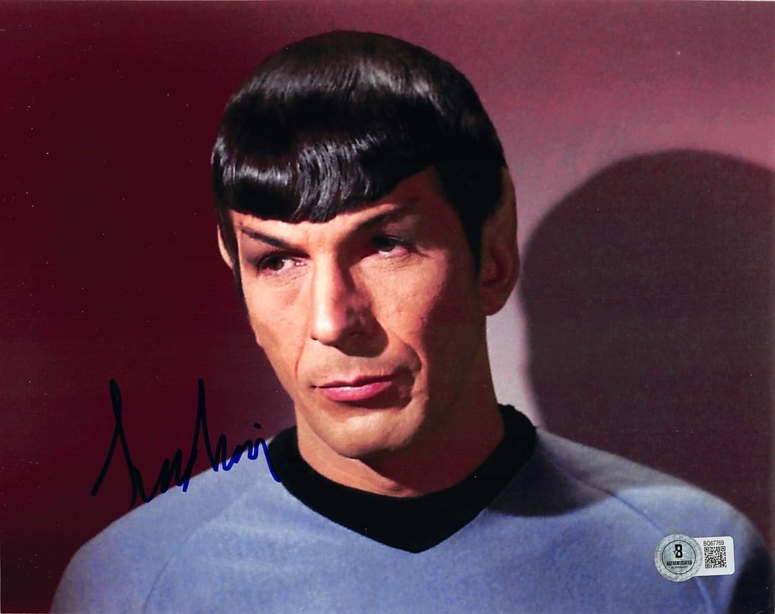 Leonard Nimoy Signed Star Trek 8x10 Photo with Beckett Authentication (1 of 1)