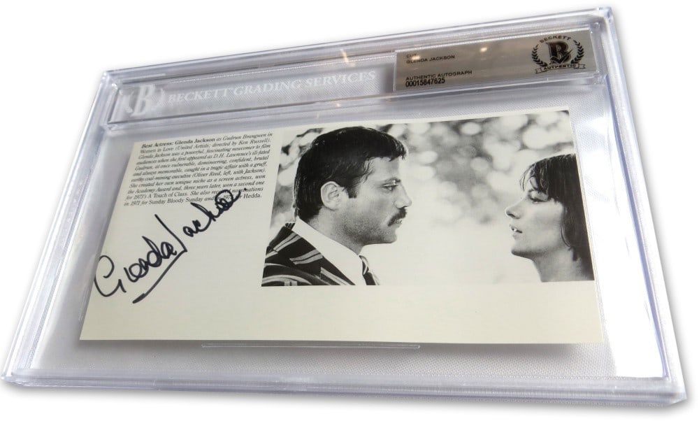 Glenda Jackson Signed 6x9 Magazine Photo Authenticated by Beckett (1 of 1)