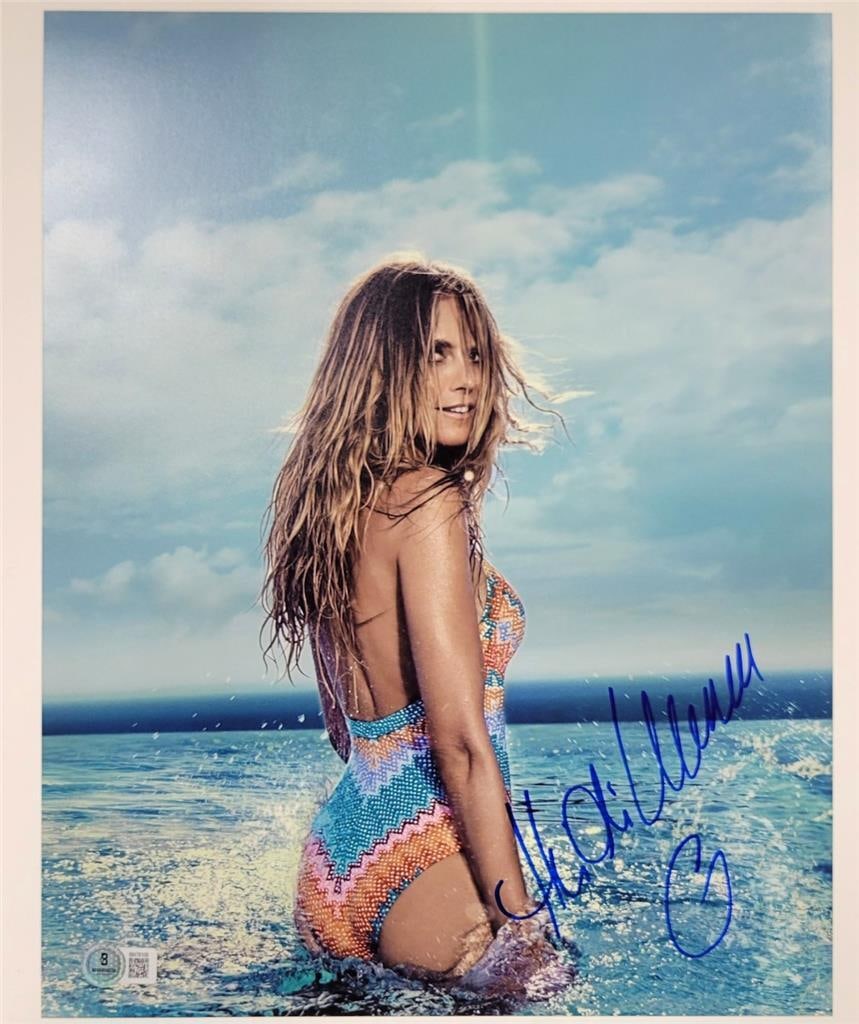 Heidi Klum Signed 11x14 Photo Victoria's Secret Beckett Authenticated: Heidi Klum Signed 11x14 Photo Victoria's Secret Beckett Authenticated This stunning 11x14 photograph features Heidi Klum, the iconic Victoria's Secret model, beautifully signed by her. It is an origin